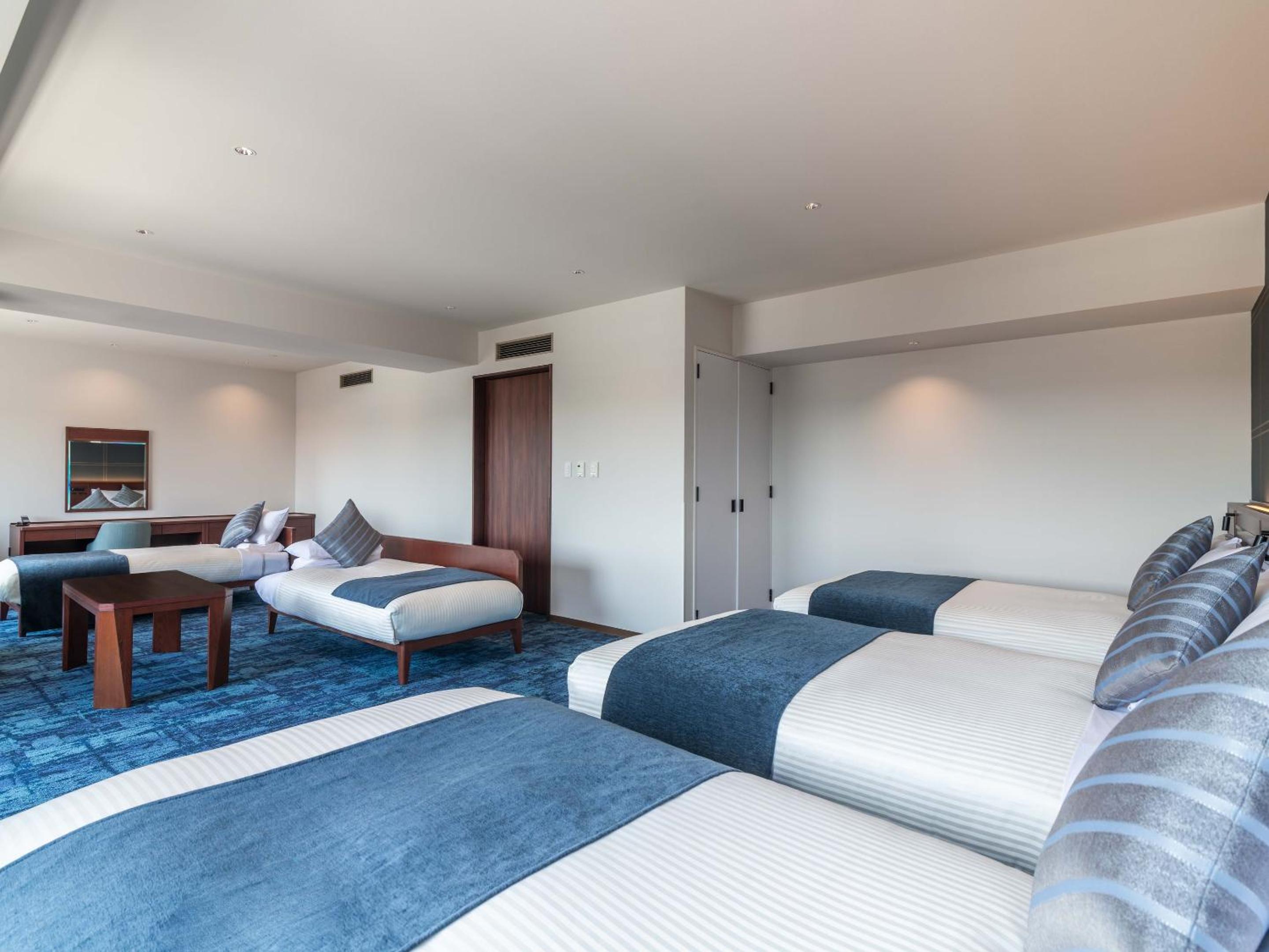 Deluxe Triple Room +2Extra Beds - Non-Smoking photo 3