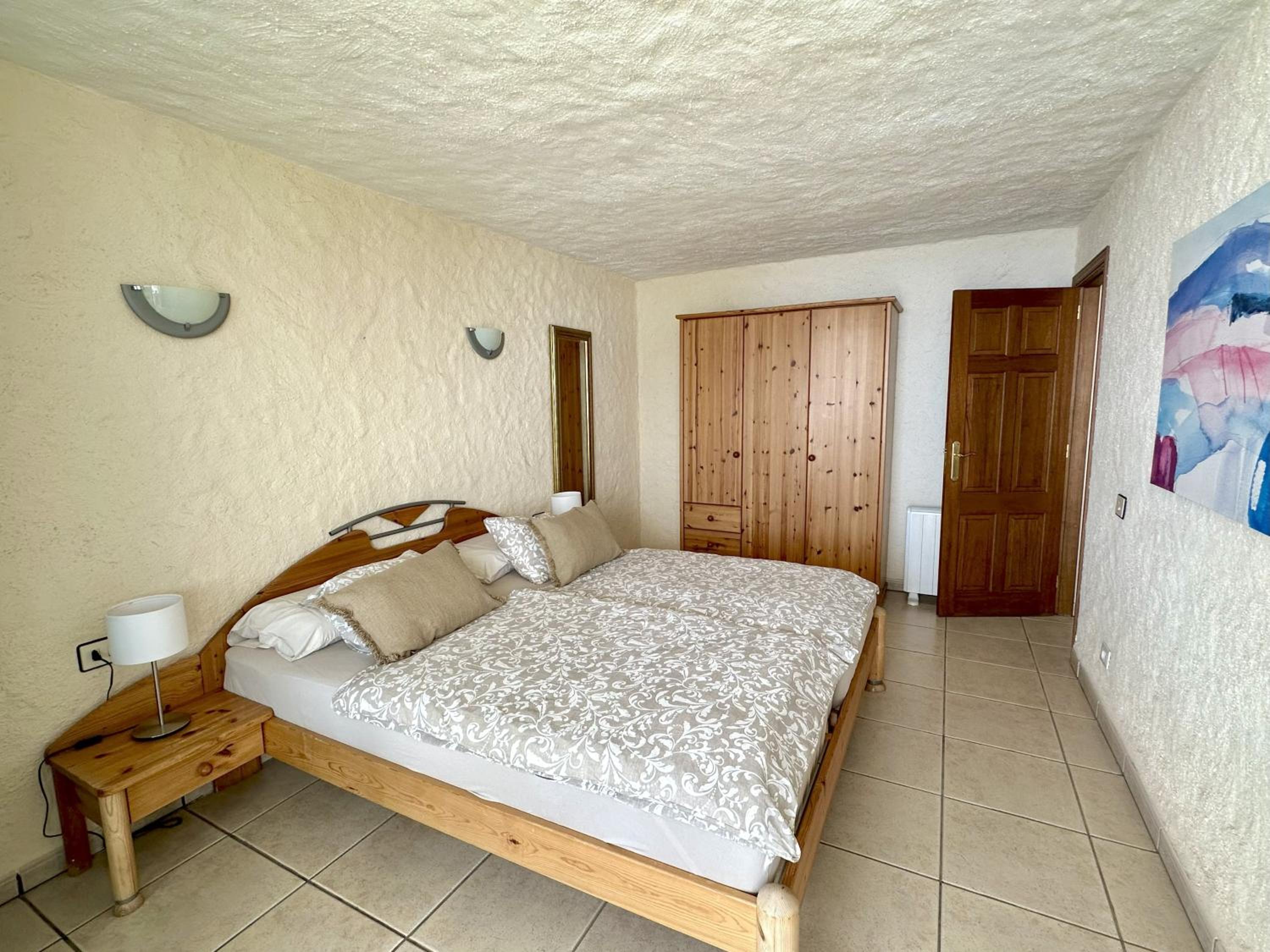 One-Bedroom Apartment with Sea View and Balcony