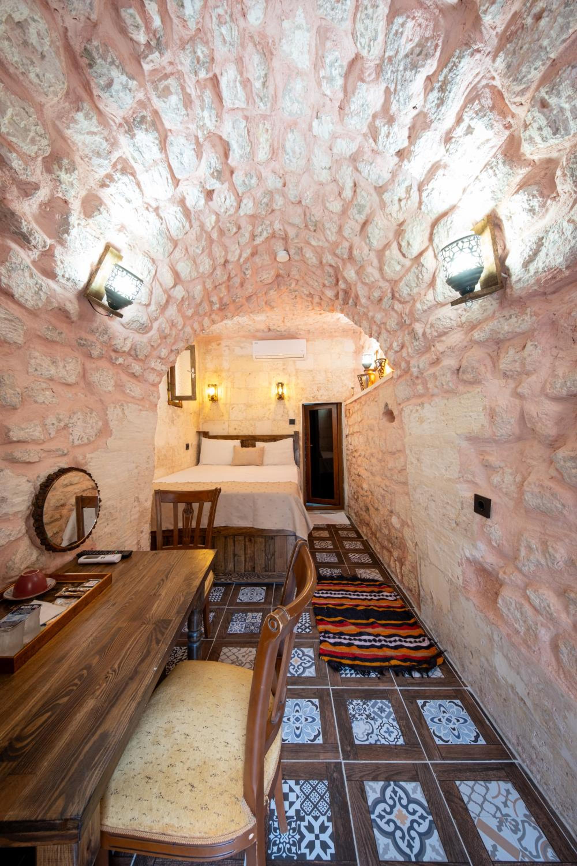 Double Room with Patio - Photo 1