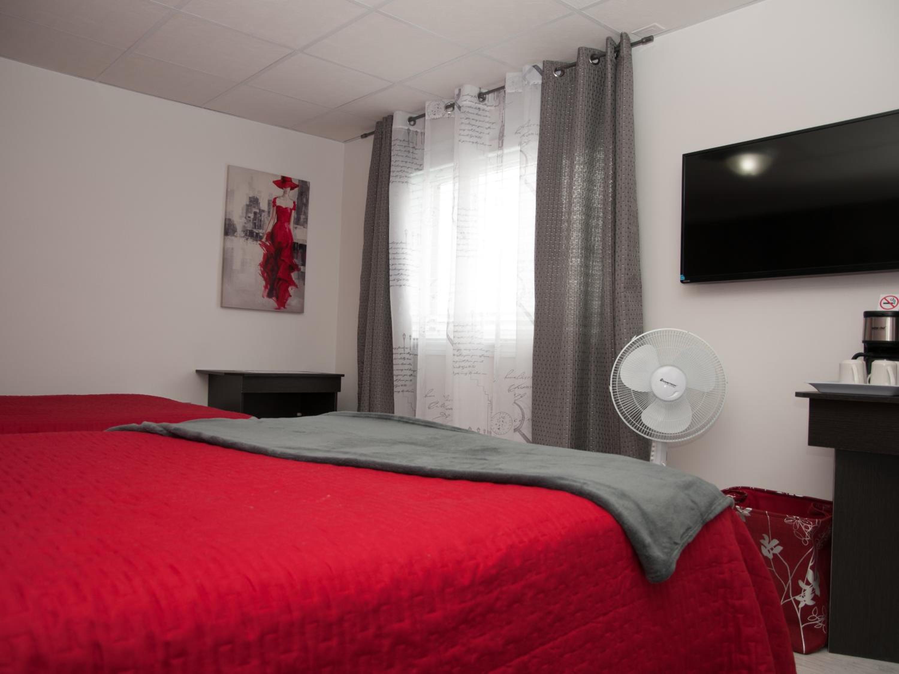 Double Room with Two Double Beds - Photo 3