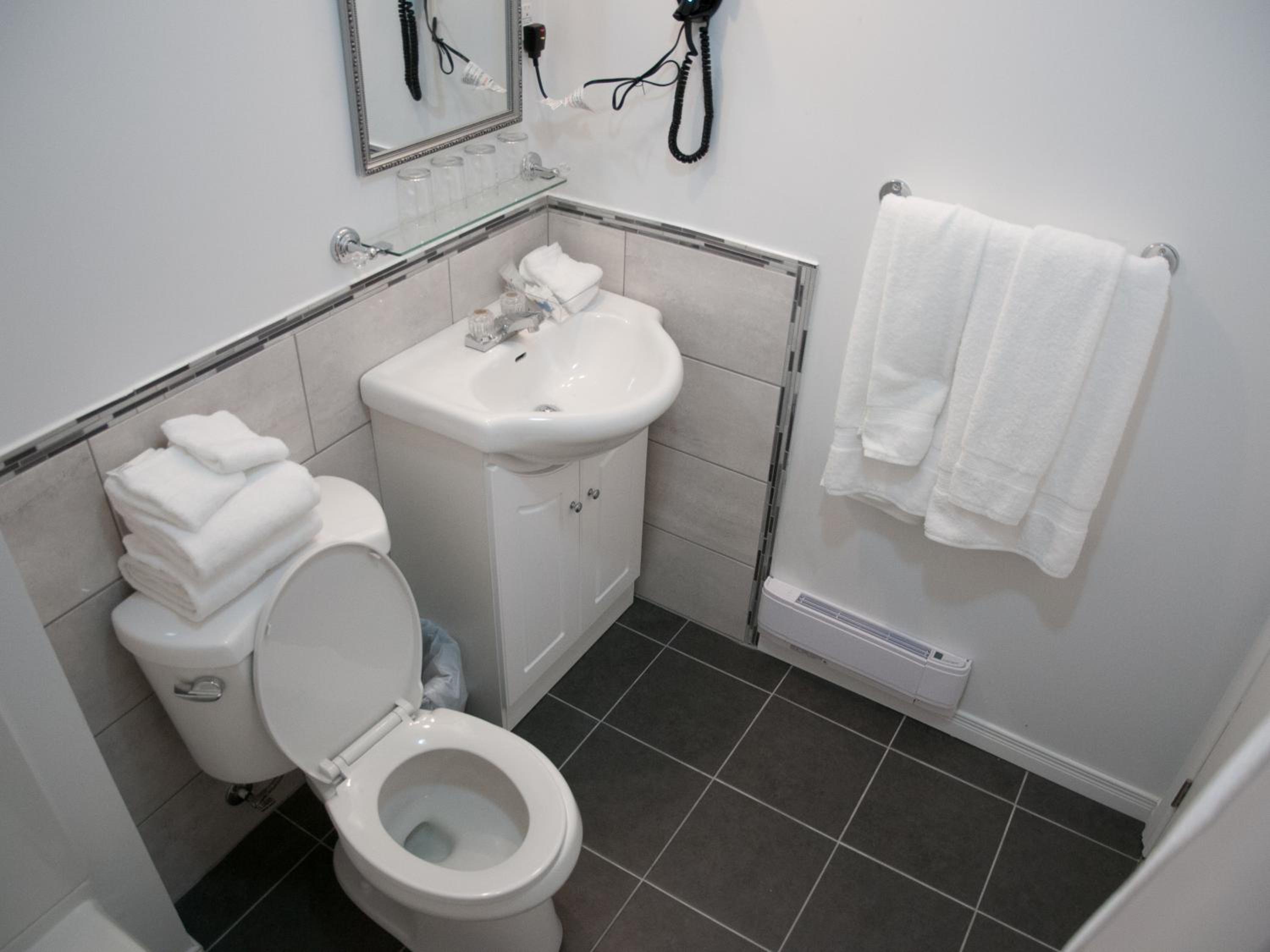Double Room - Photo 11