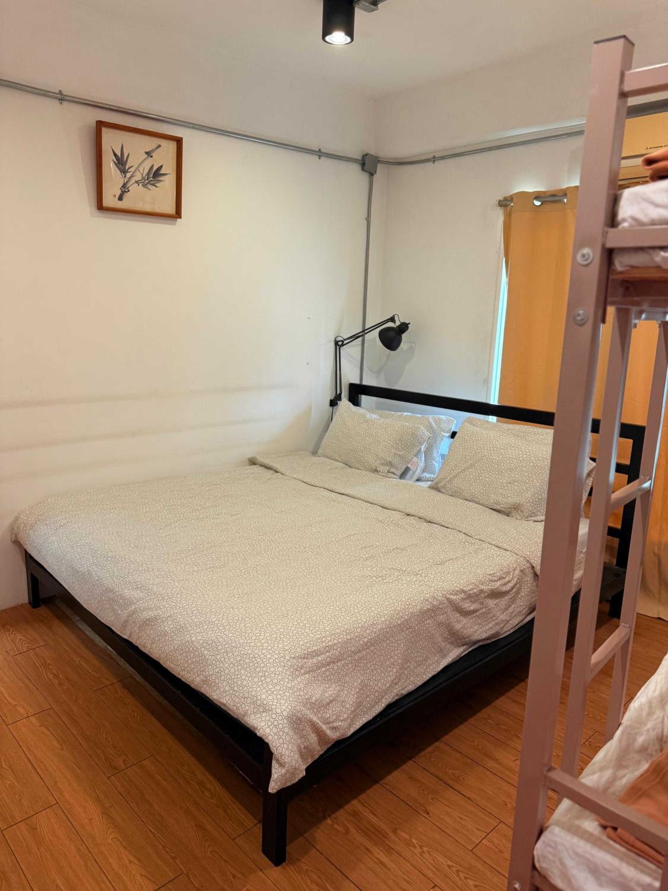 Quadruple Room with Private Bathroom photo 2