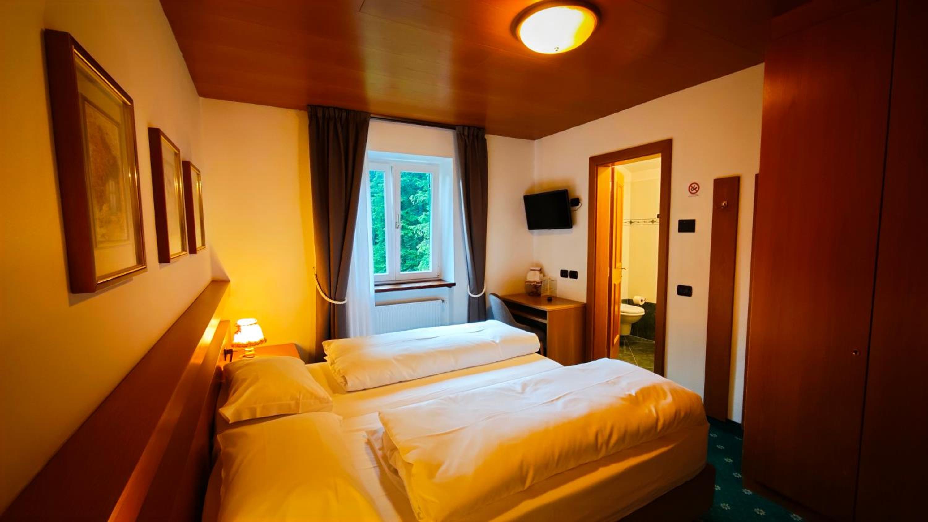 Small Twin Room