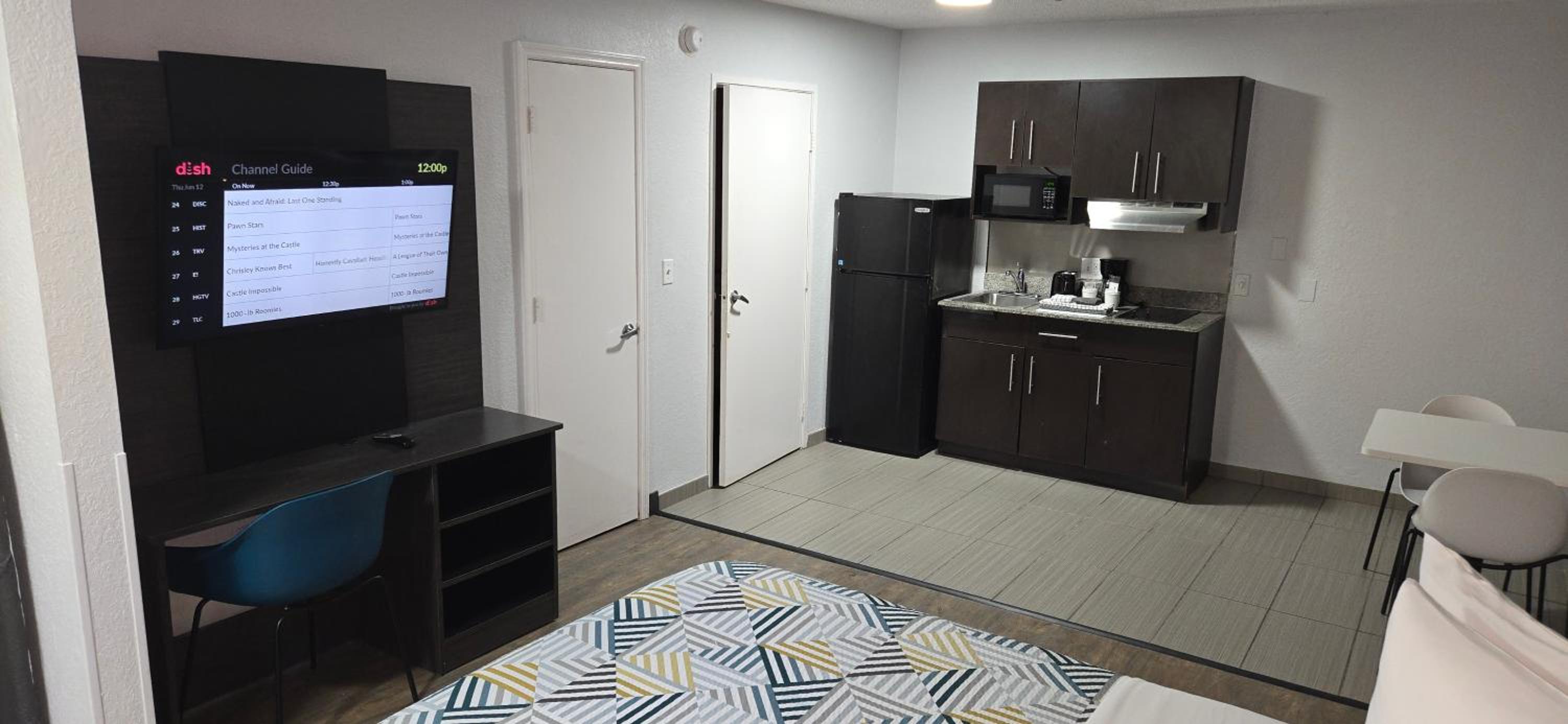Queen Room - Disability Access photo 3
