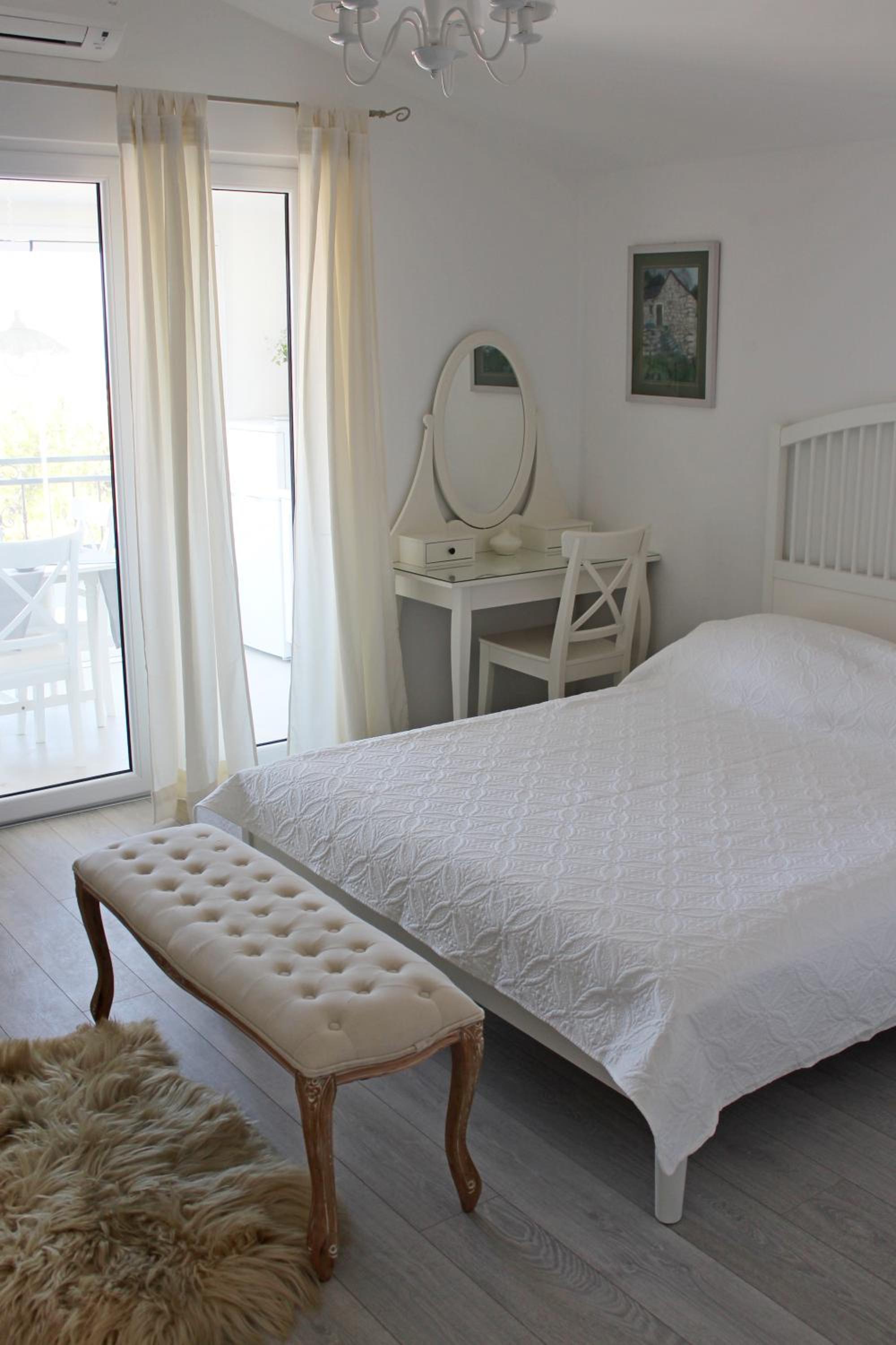 Apartment with Sea View and Balcony