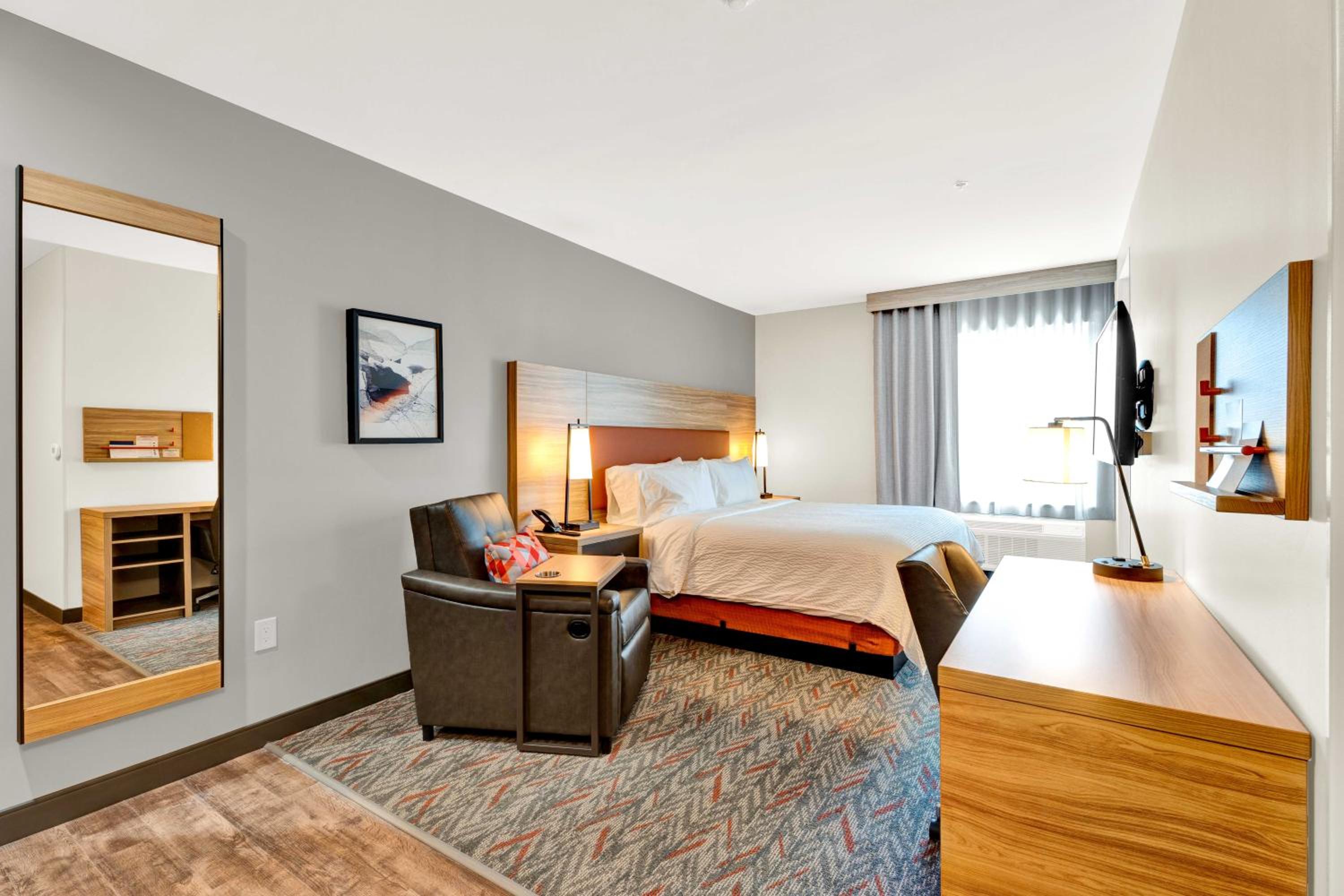 King Studio Suite with Full Kitchen - Photo 1