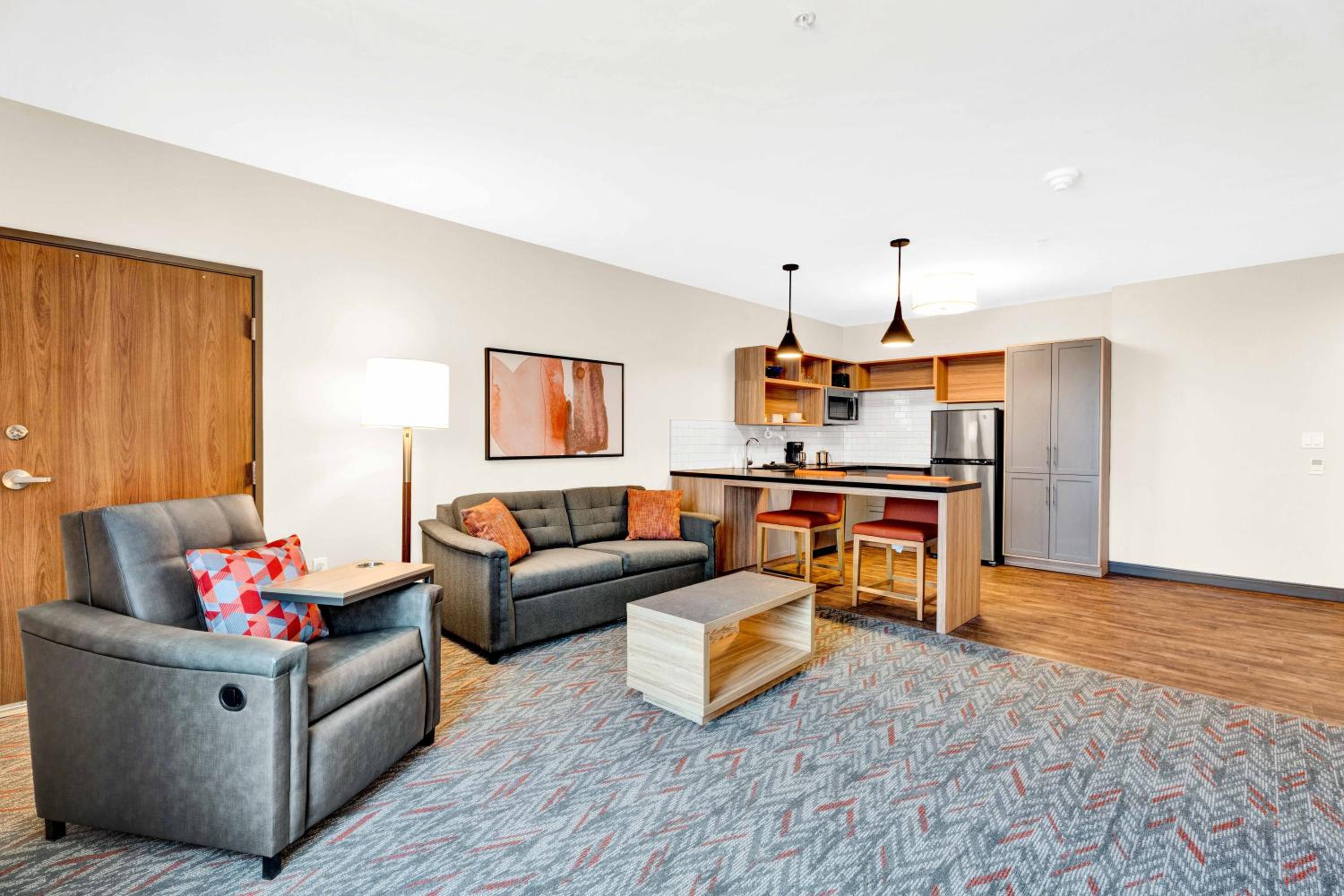 One-Bedroom King Suite with Living Area - Photo 5
