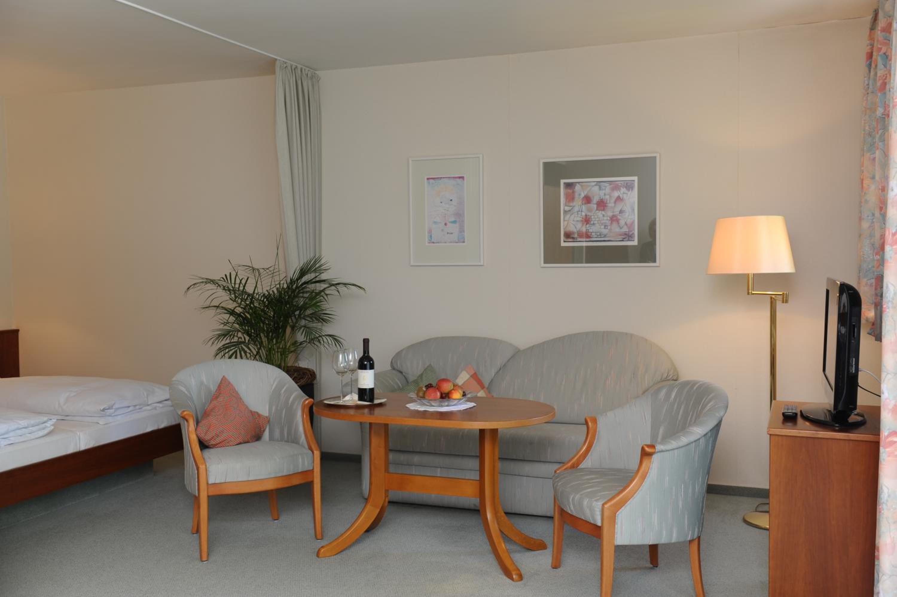 Suite - Photo 4