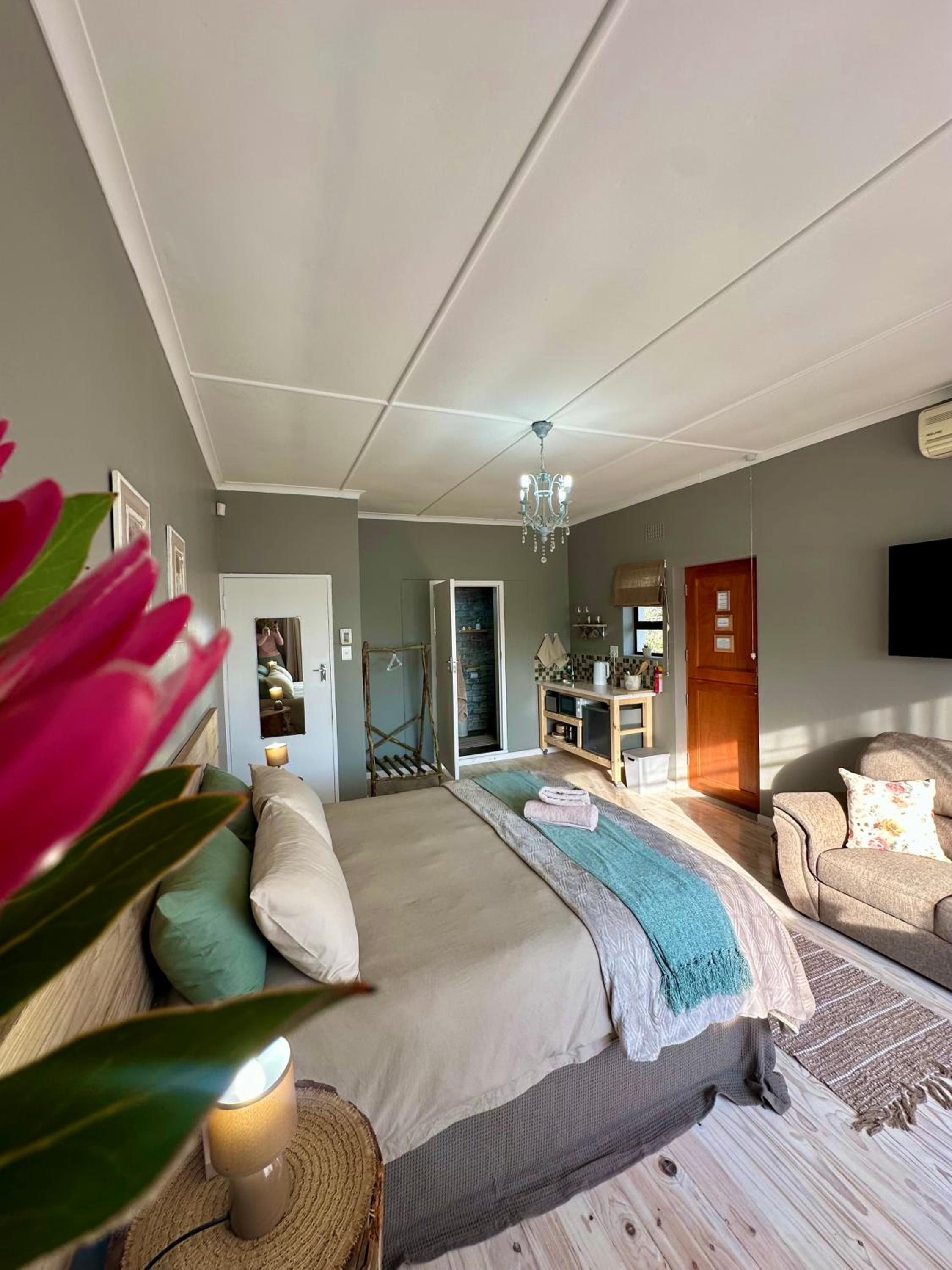 Queen Room photo 1