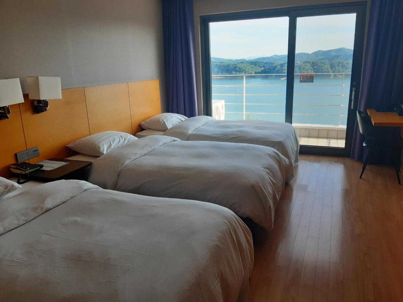 Deluxe Triple Room photo 2