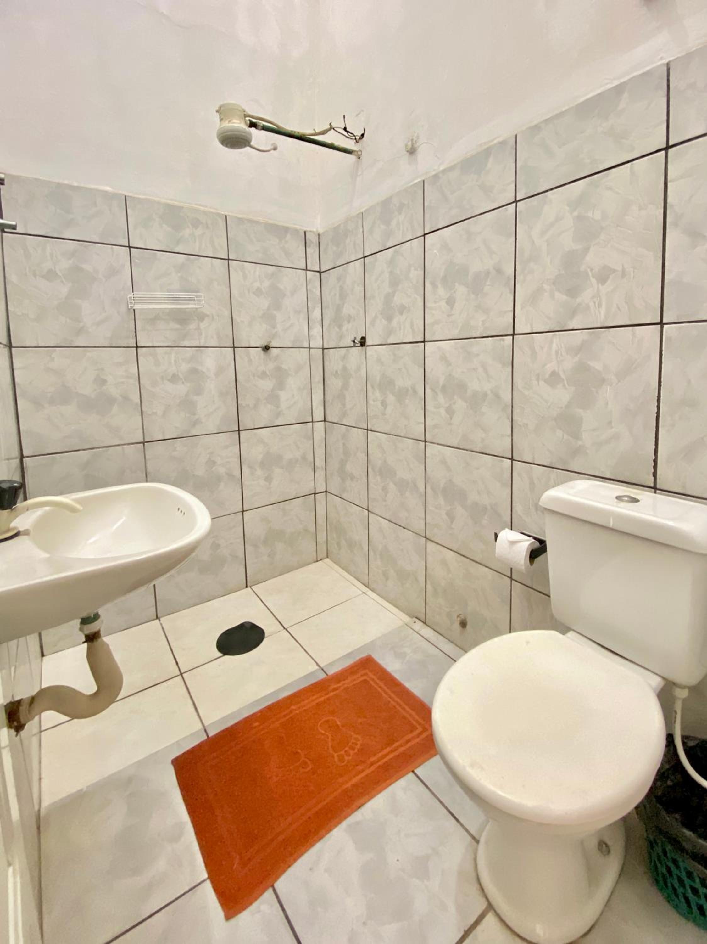 Triple Room with Private Bathroom photo 2