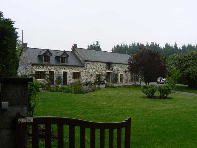 Three-Bedroom House - Photo 24