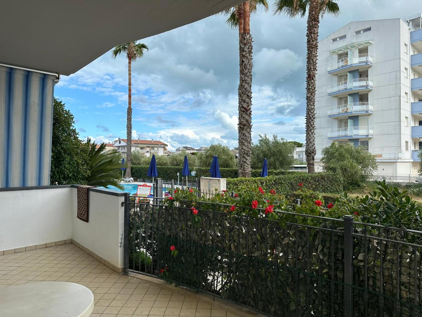 One-Bedroom Apartment with Balcony