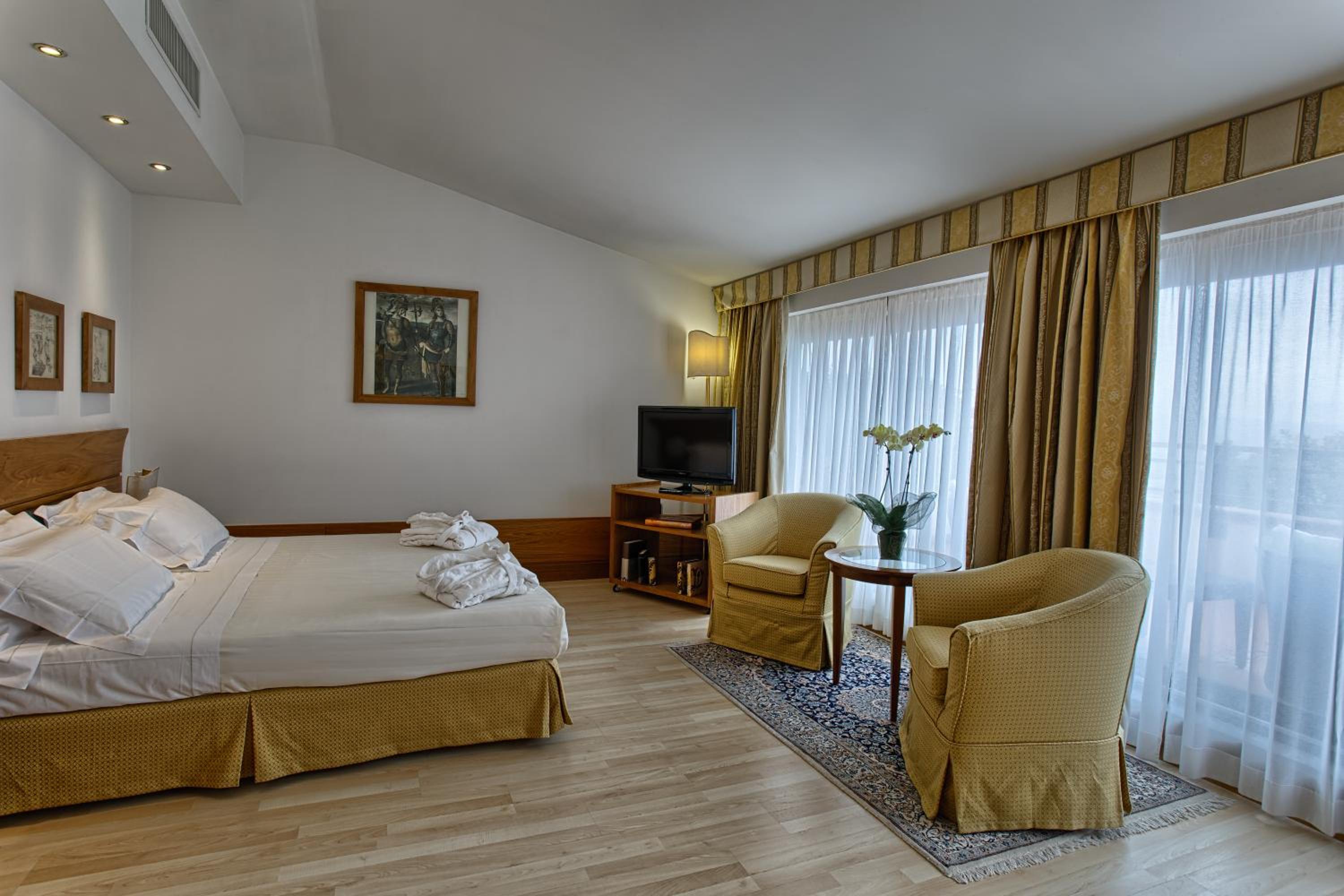 Junior Suite - Photo 11