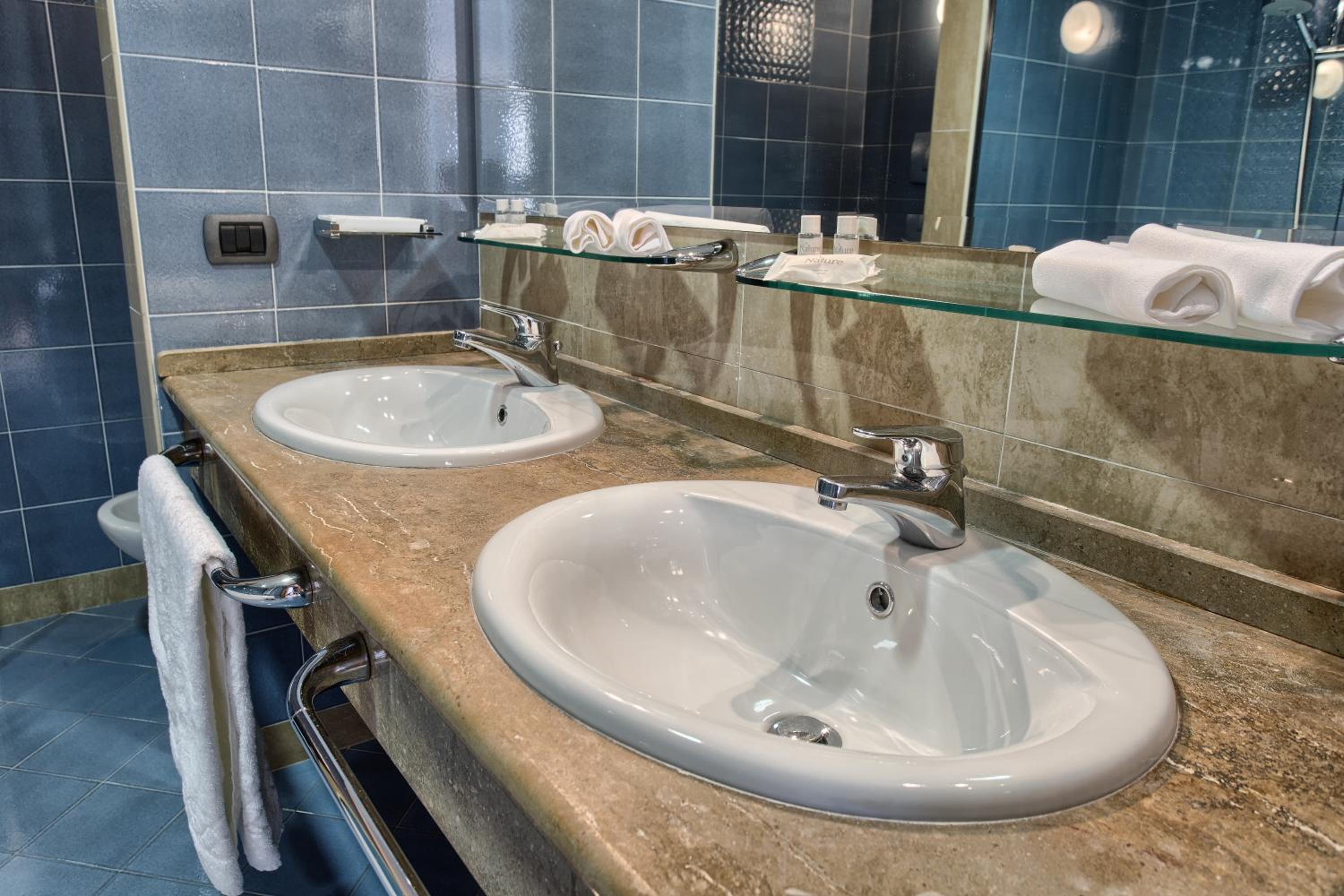 Junior Suite - Photo 16