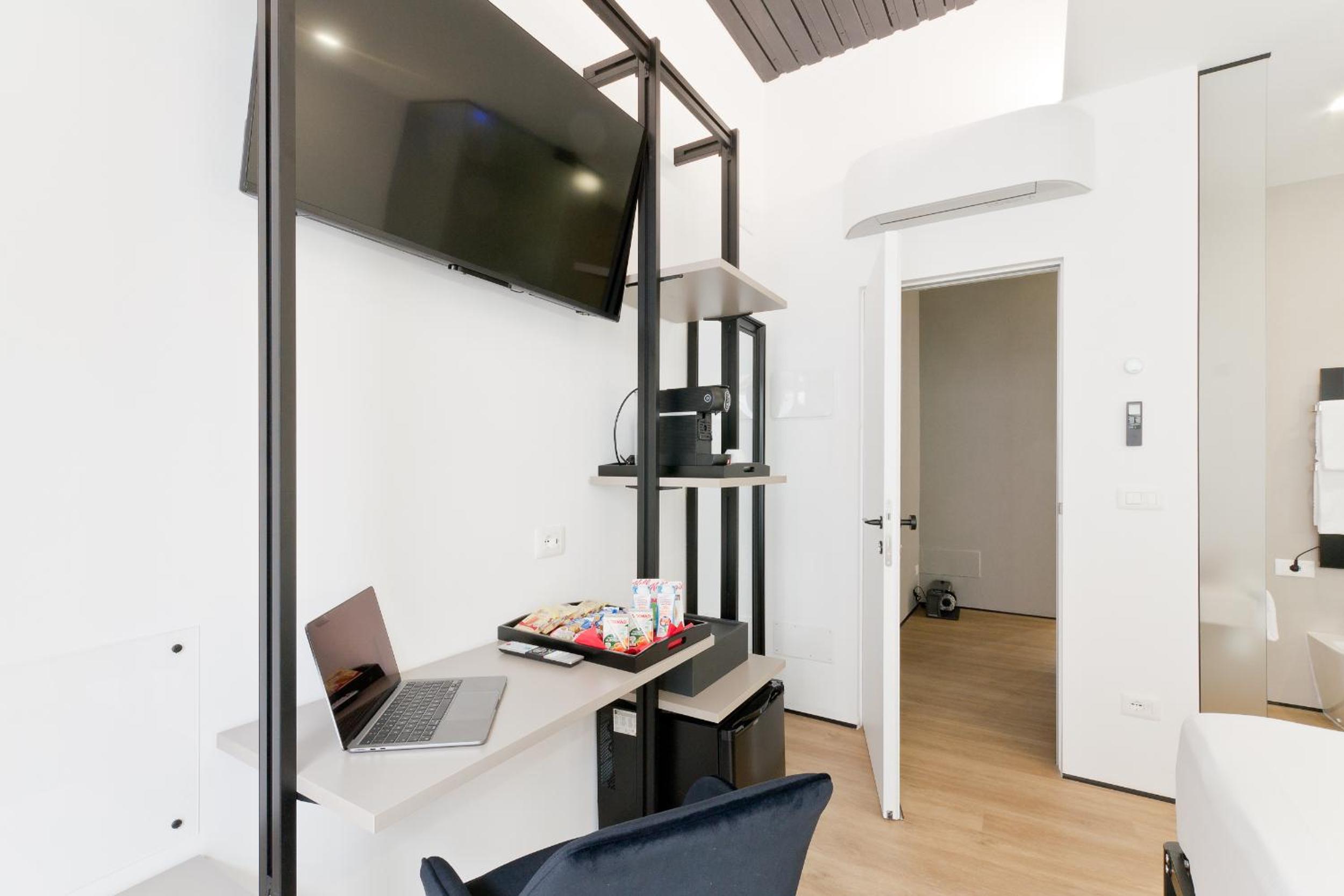 Double or Twin Room with Terrace