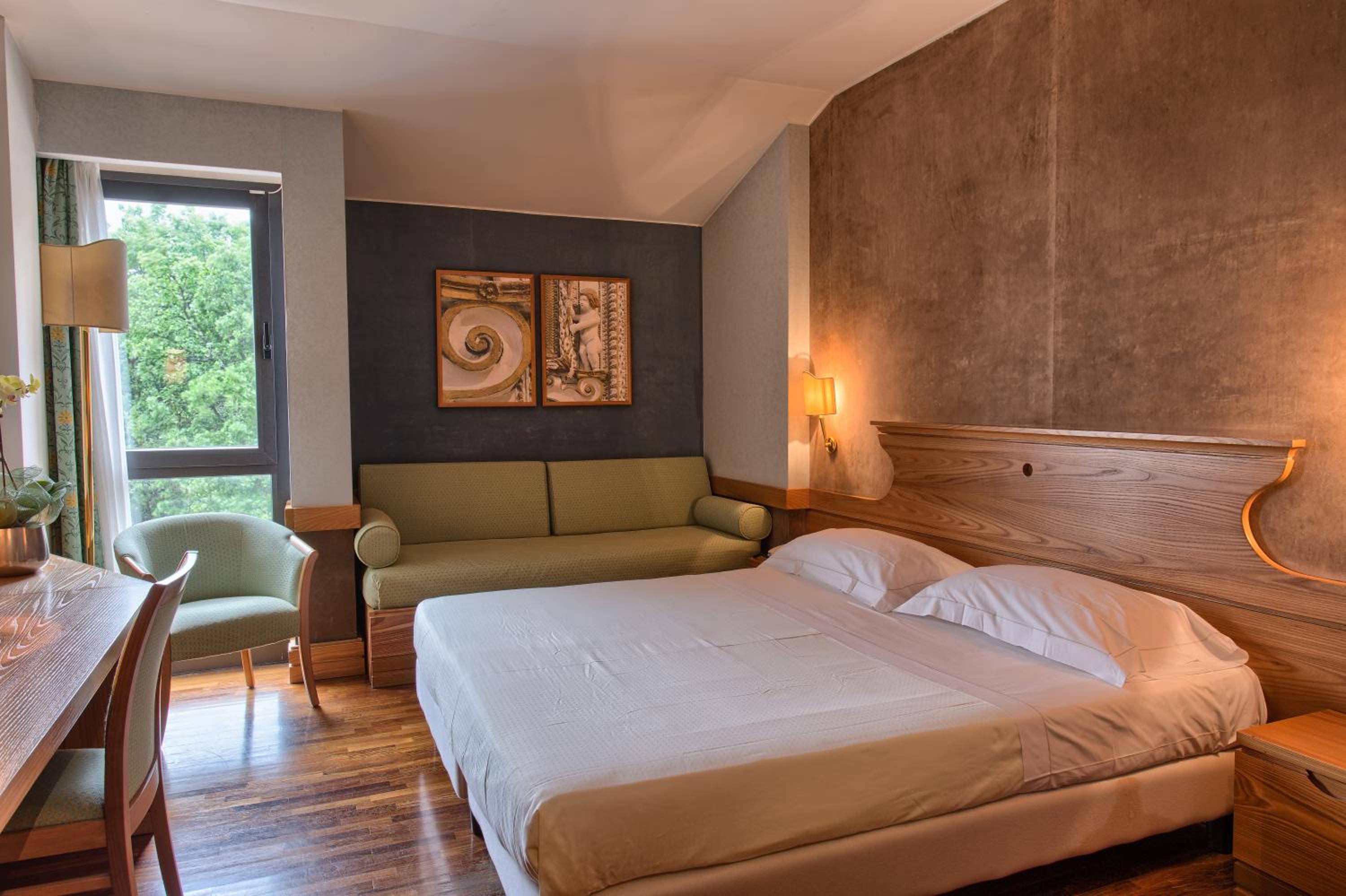 Superior Double or Twin Room - Photo 2