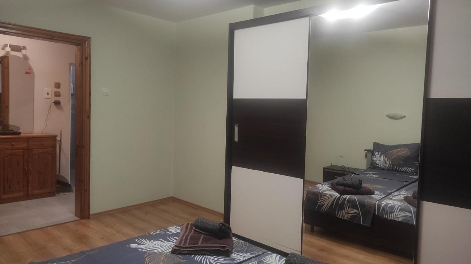 One-Bedroom Apartment with Balcony photo 2