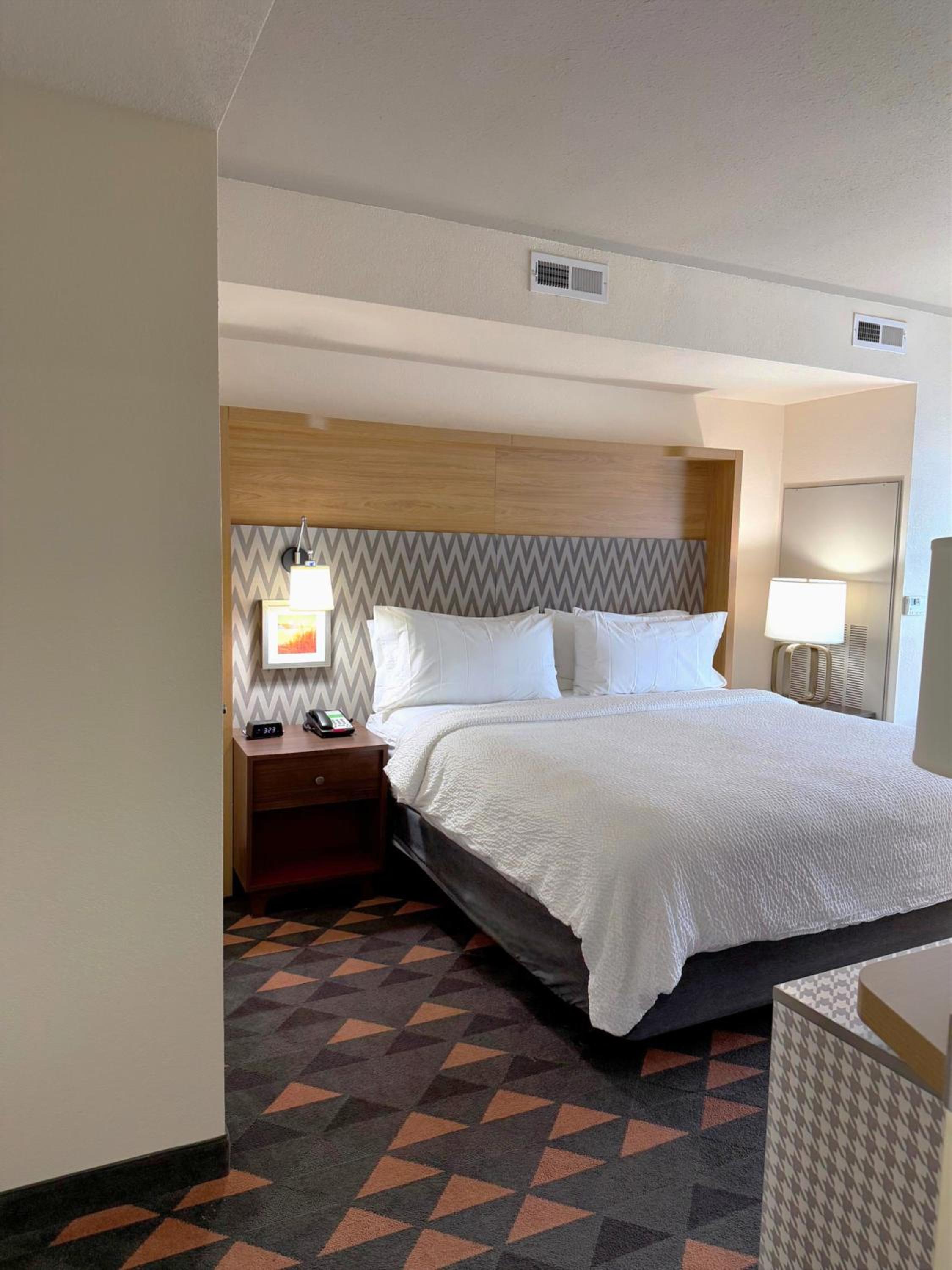 King Suite - Photo 6