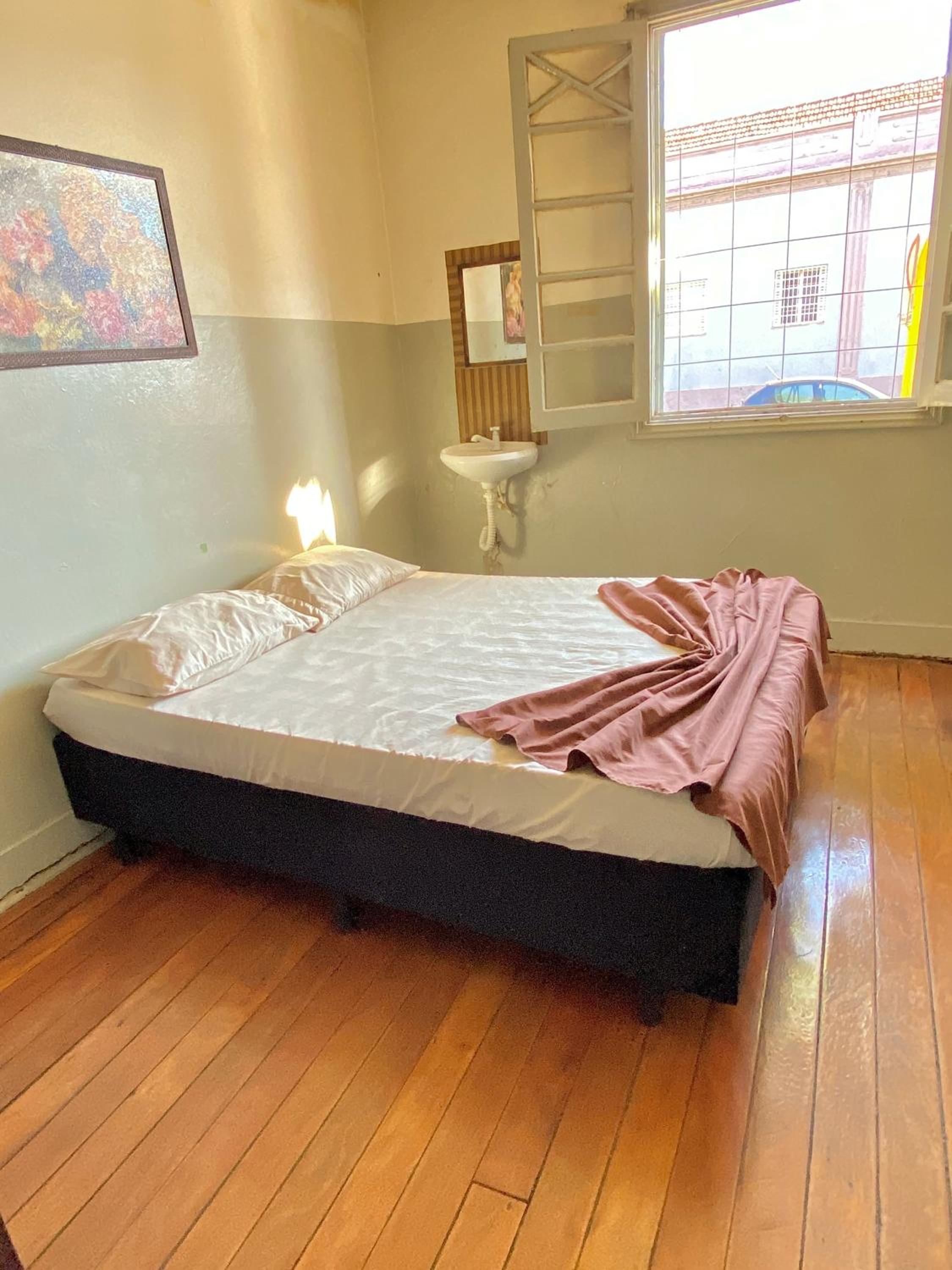 Double Room with Shared Bathroom photo 3