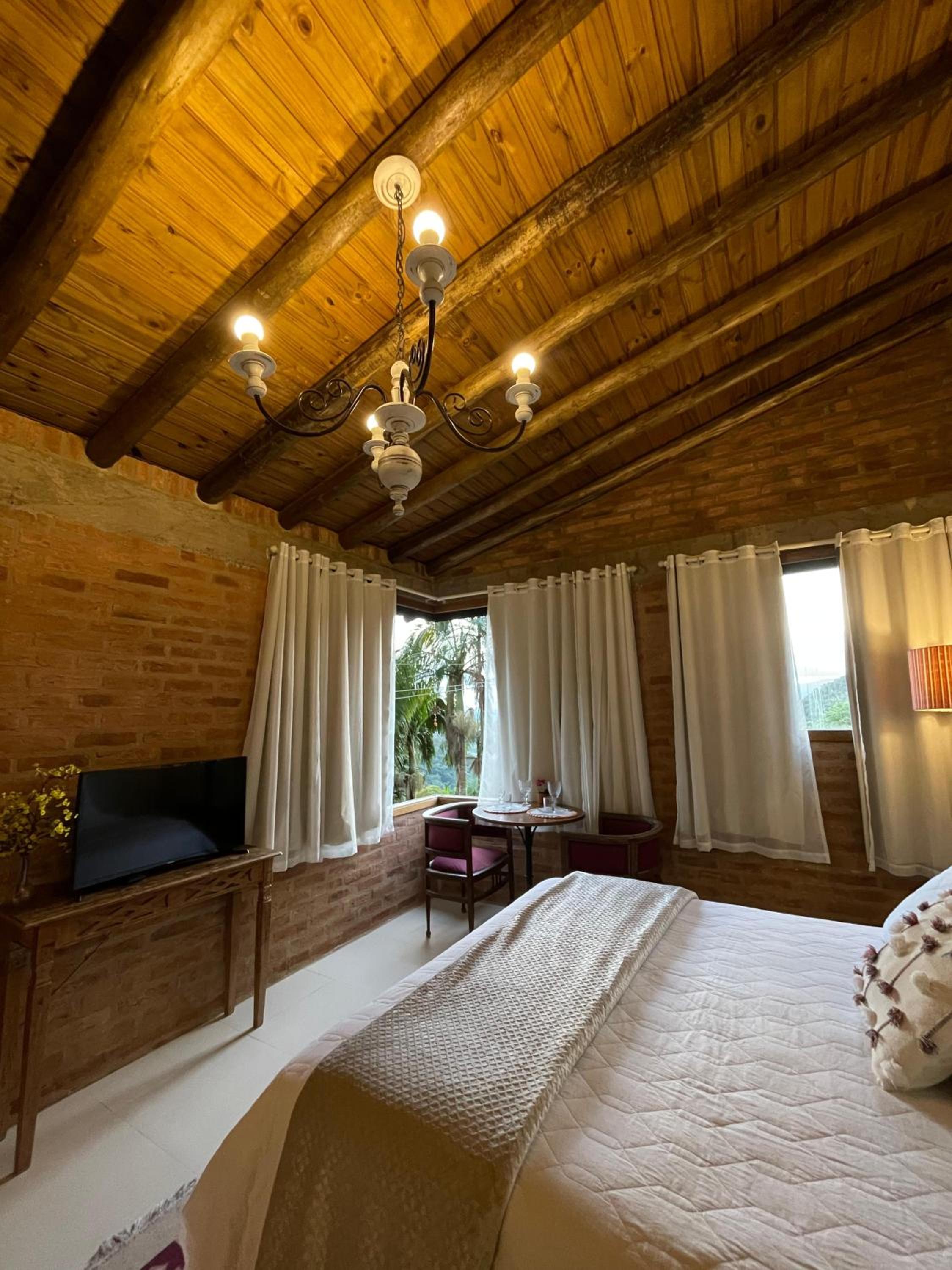 Suite with Mountain View photo 2