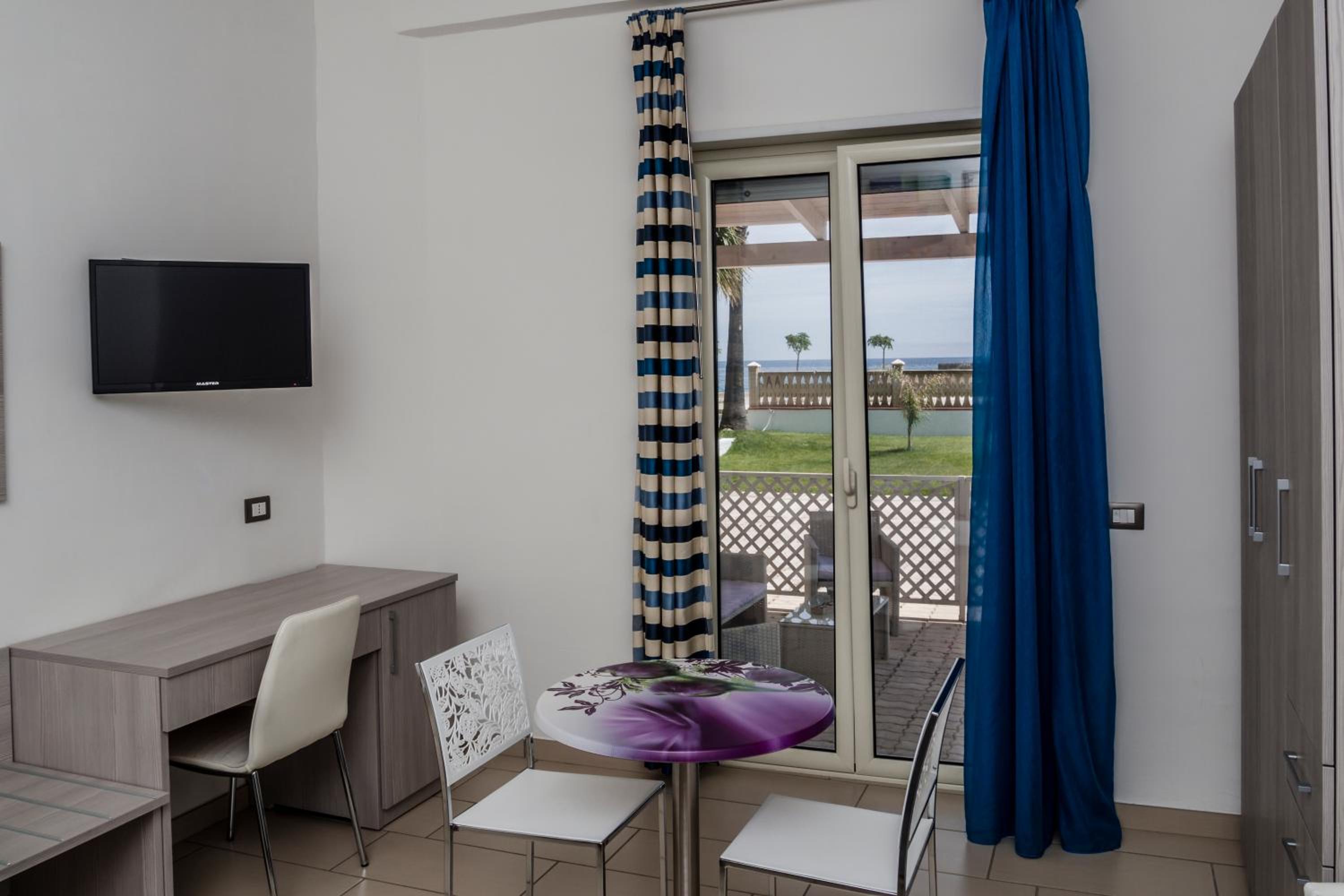 Deluxe Double or Twin Room photo 3