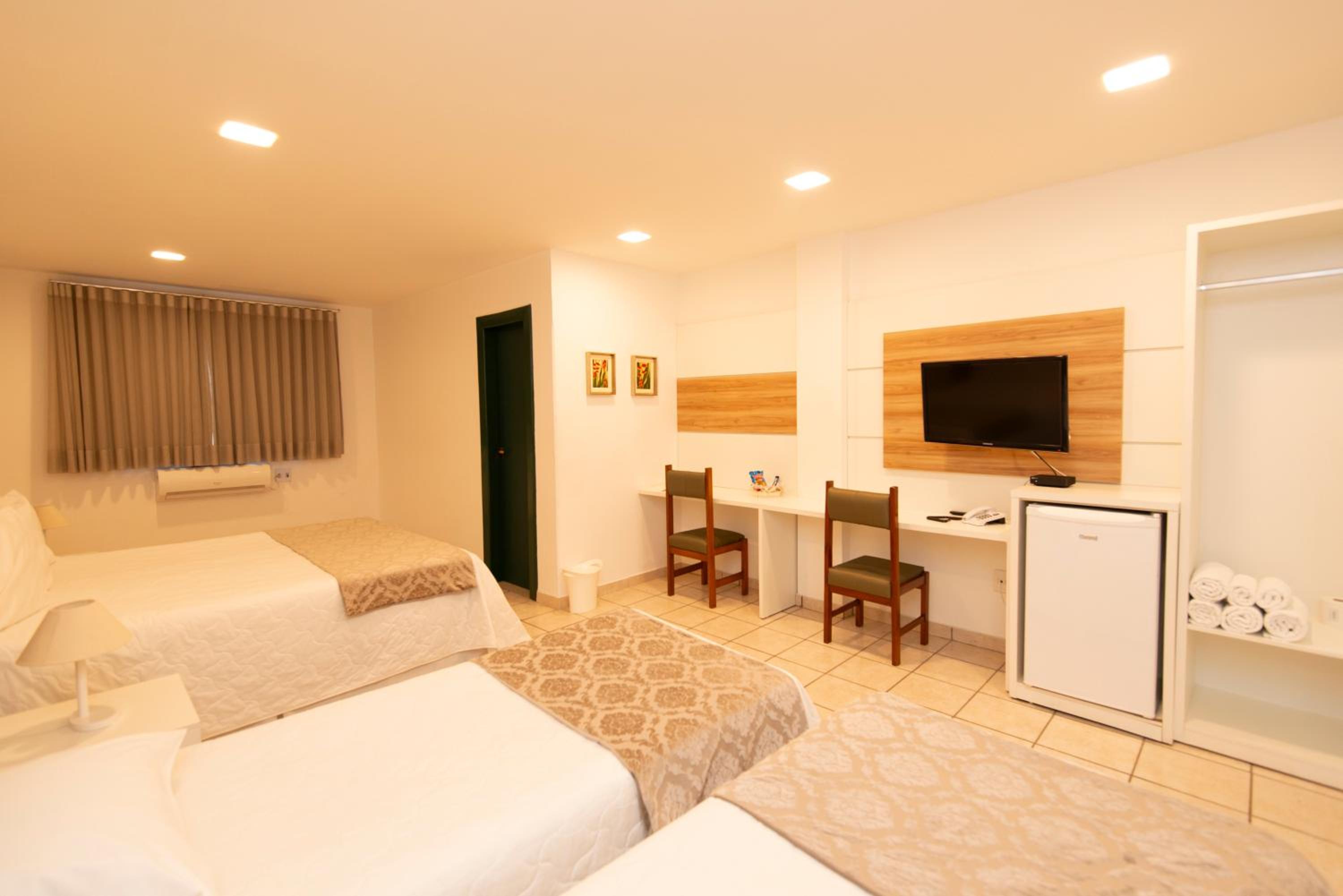 Economy Quadruple Room photo 2