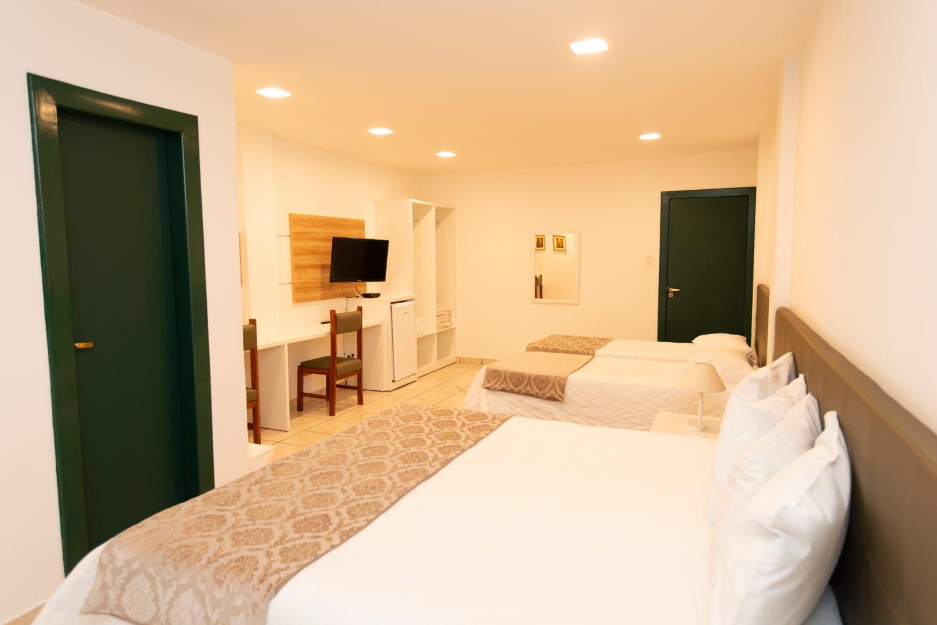Economy Quadruple Room photo 3