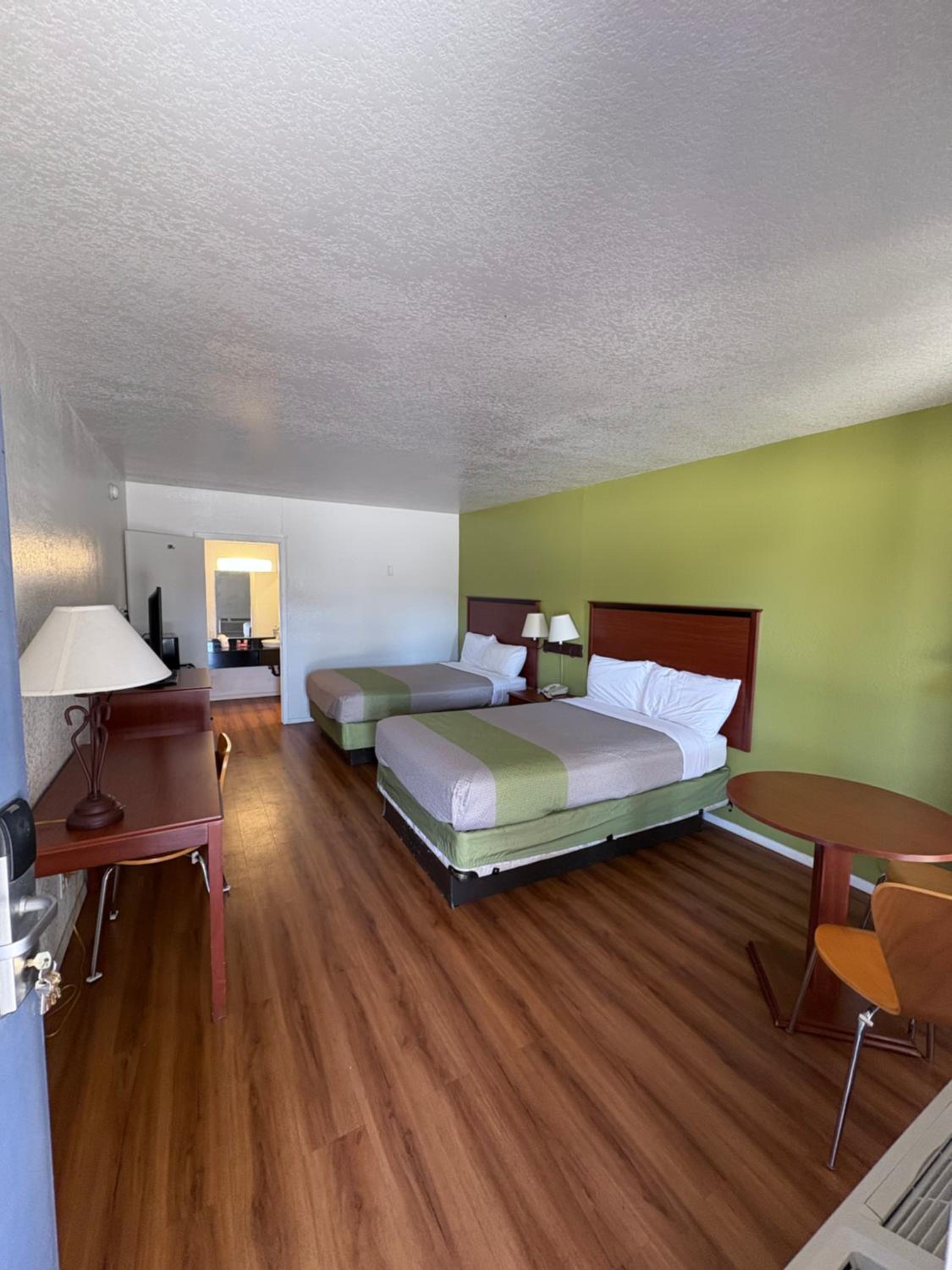 Quadruple Room - Non Smoking - Photo 1