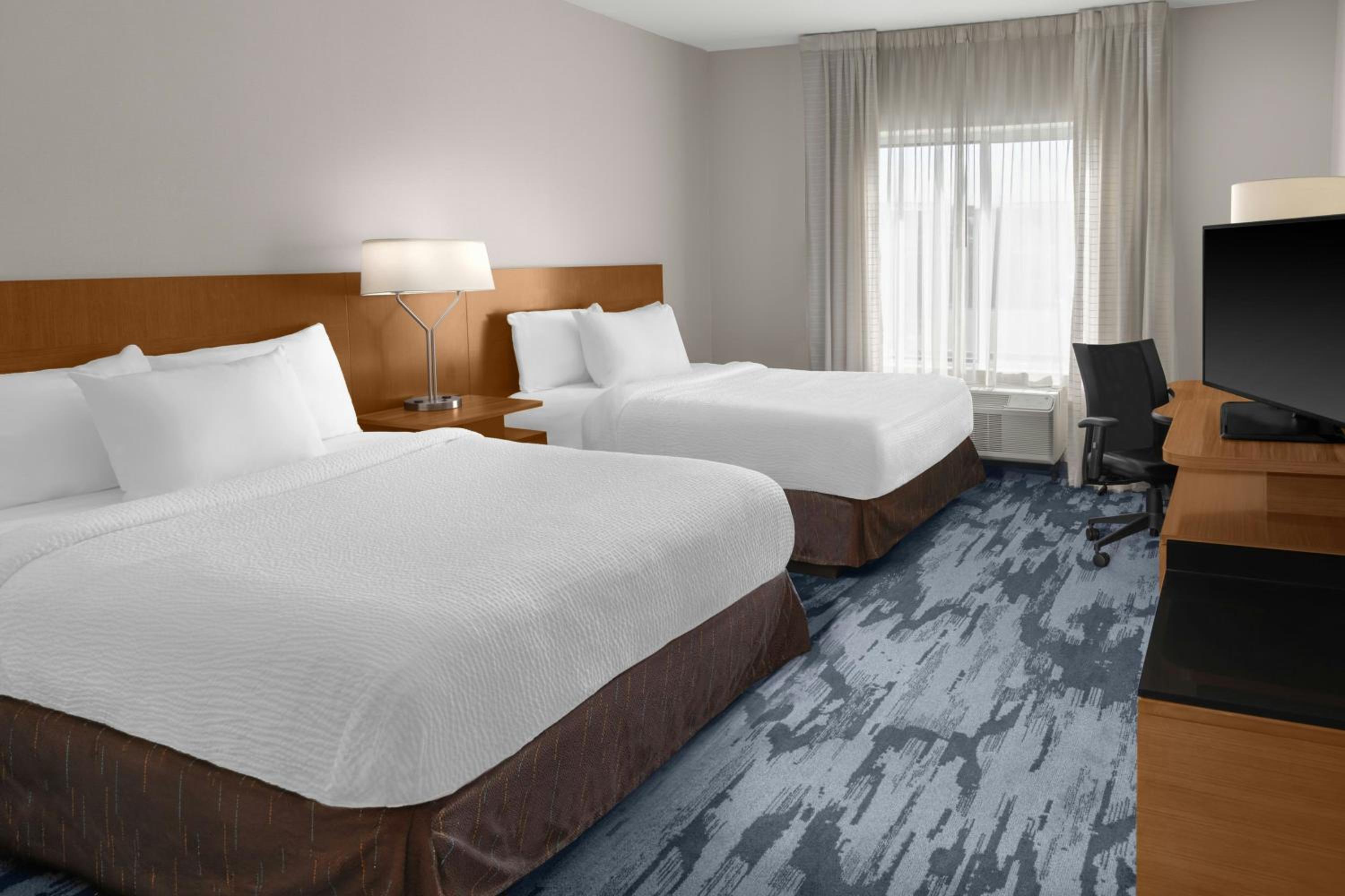 Queen Room with Two Queen Beds - Hearing Accessible