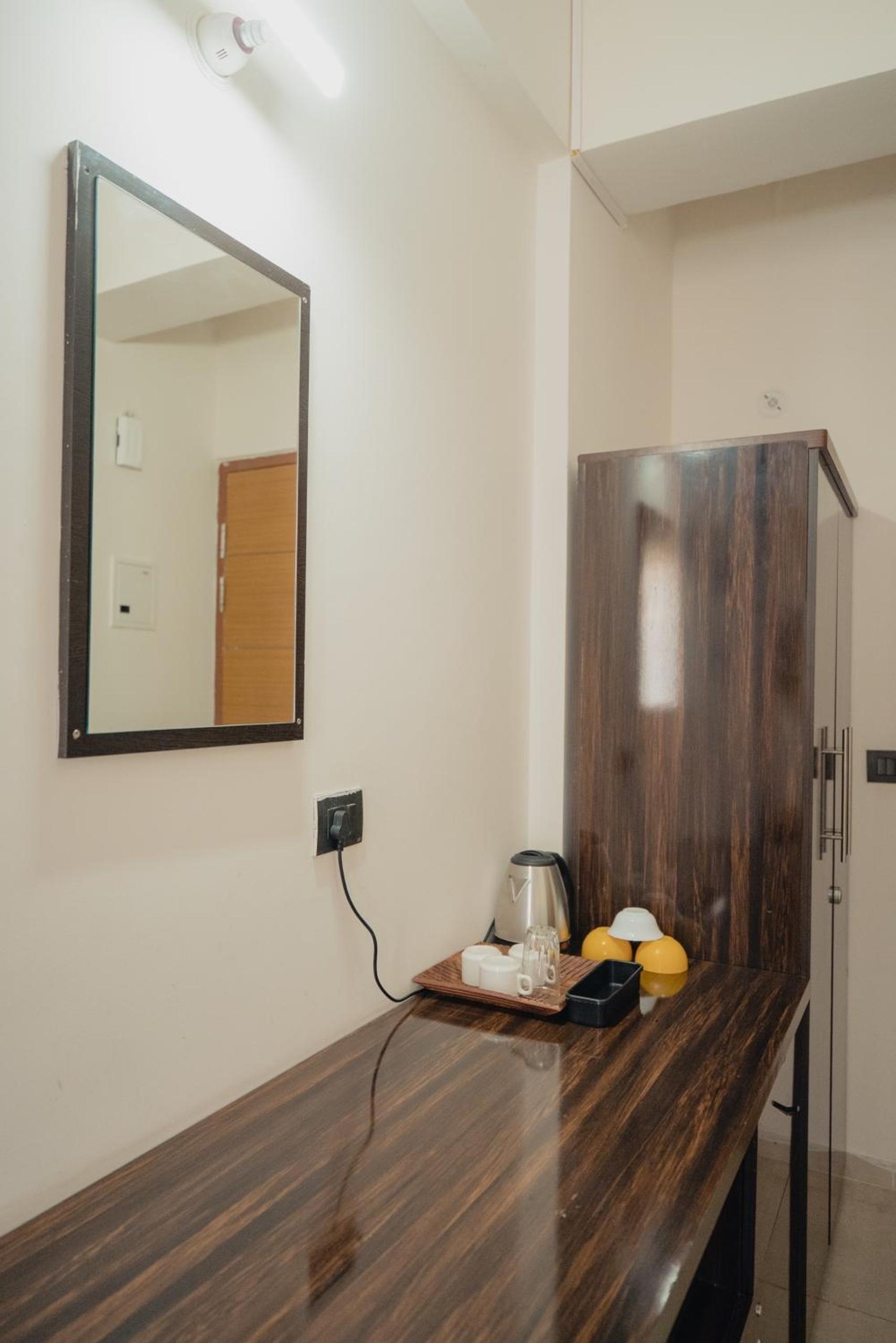 Deluxe Single Room with Balcony photo 2