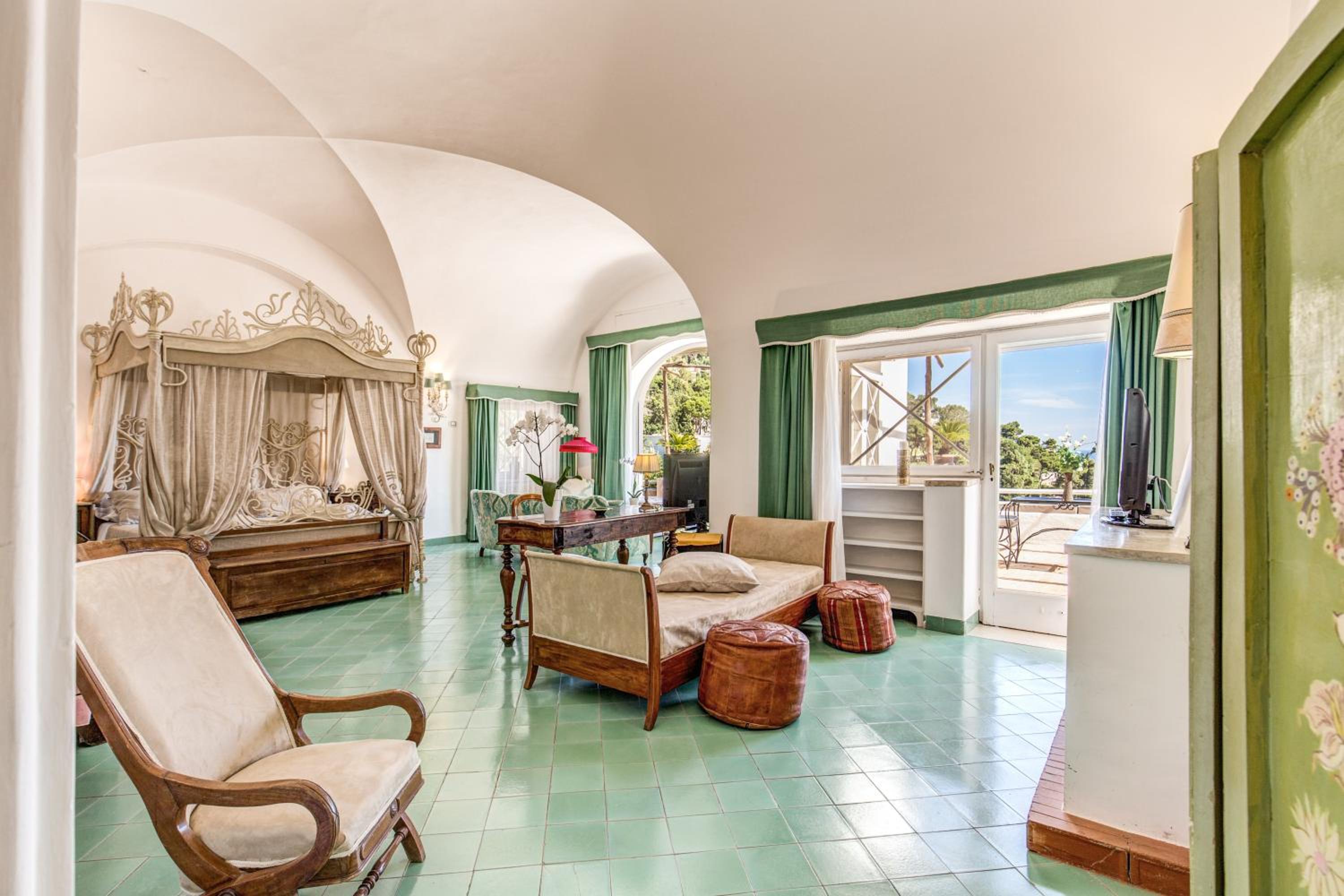 King Junior Suite with Terrace - Photo 2