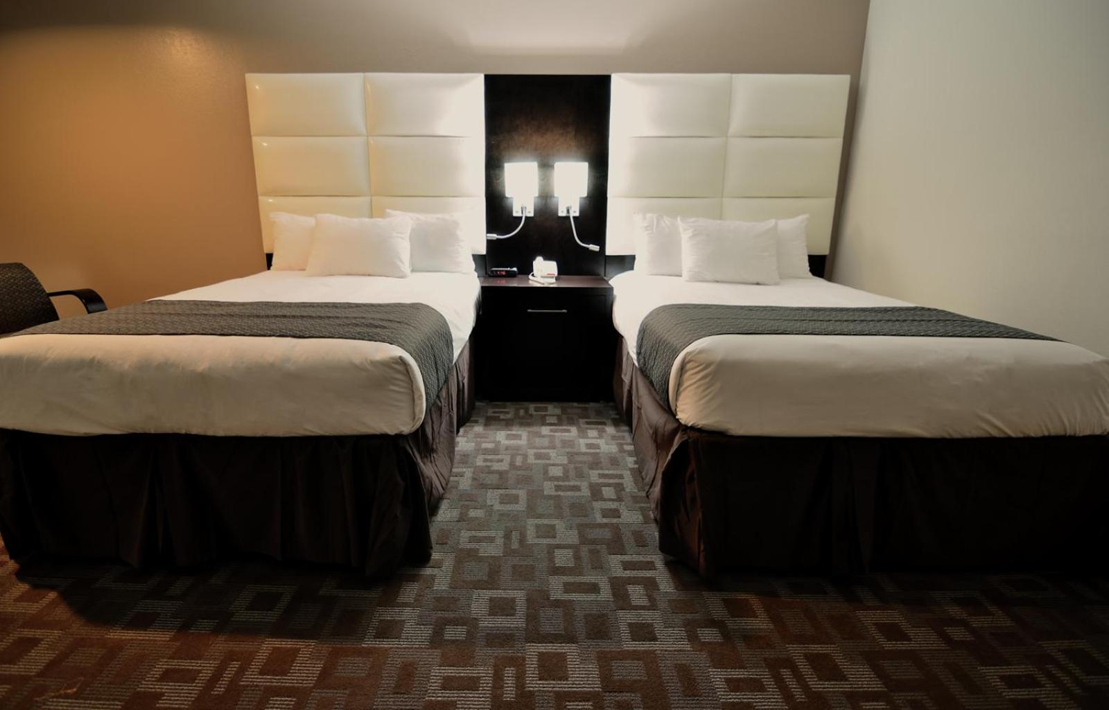Double Room with Two Double Beds - Non-Smoking - Photo 4