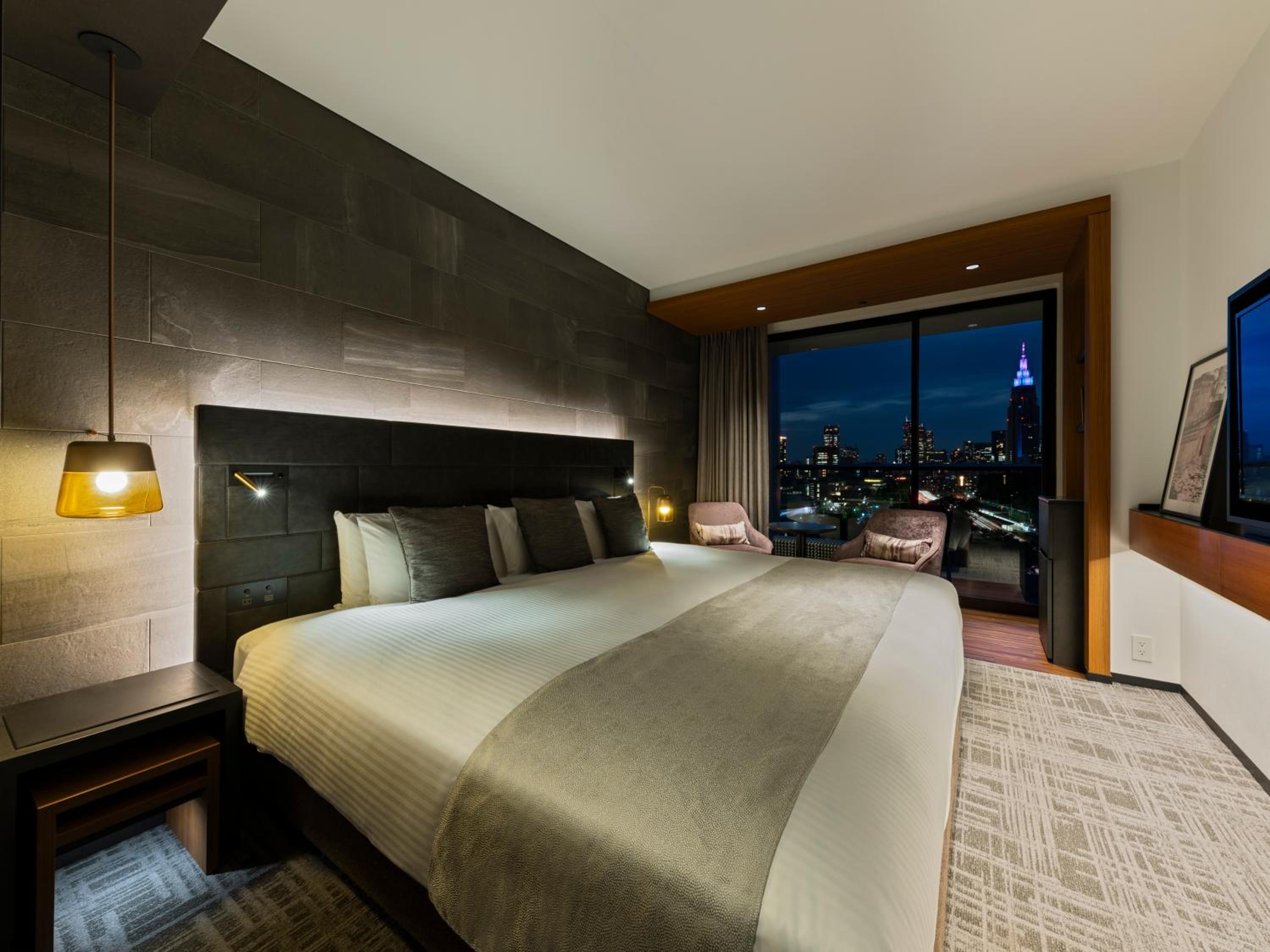 Standard Wide King Room with Balcony - Photo 1