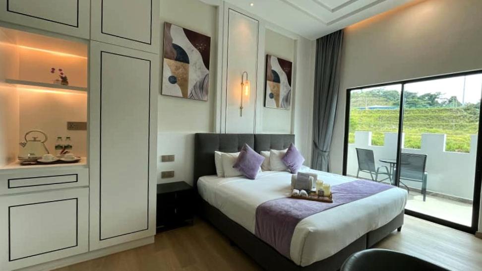 Double Room with Balcony - Photo 4