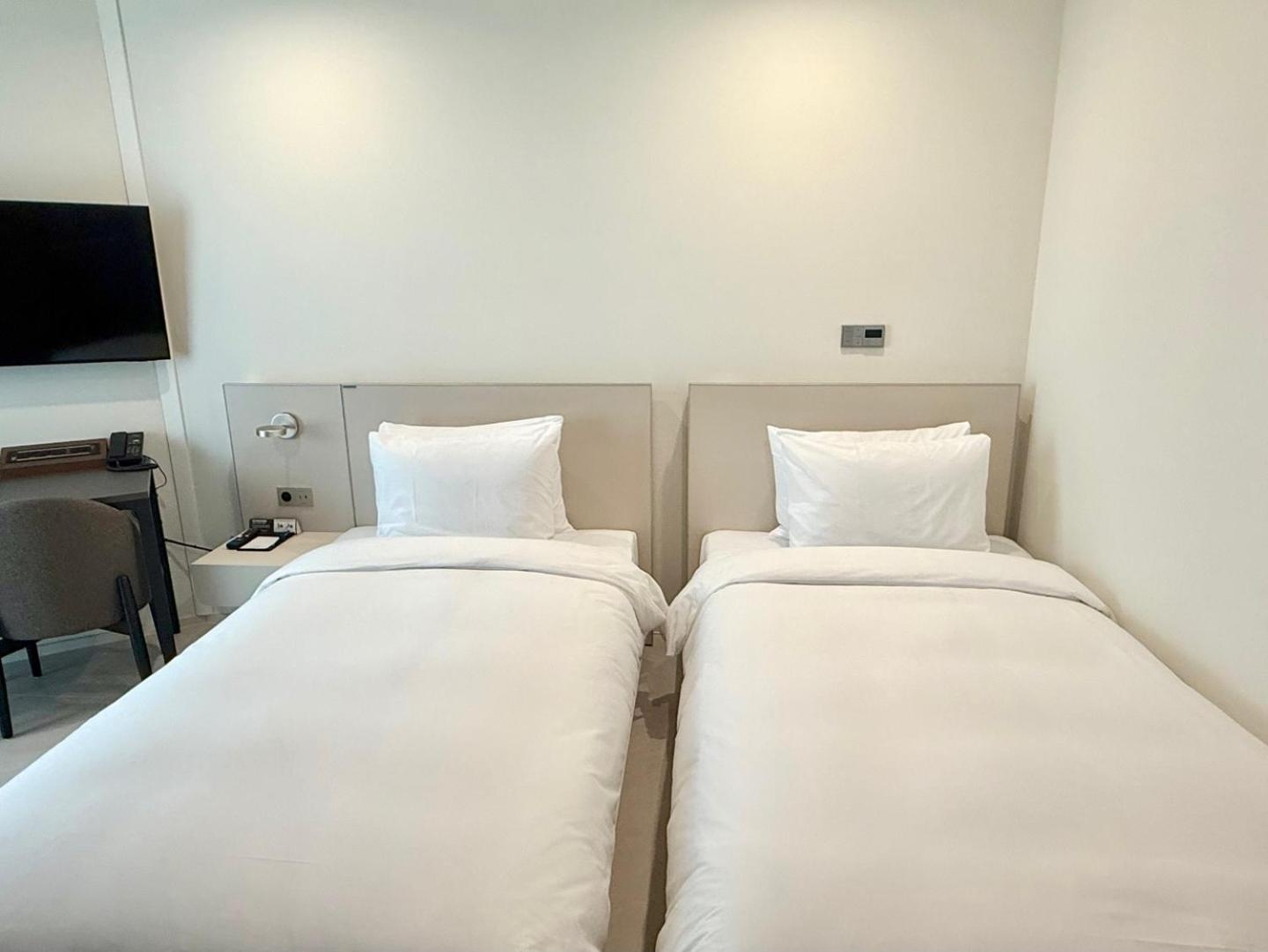 Superior Twin Room - Photo 3
