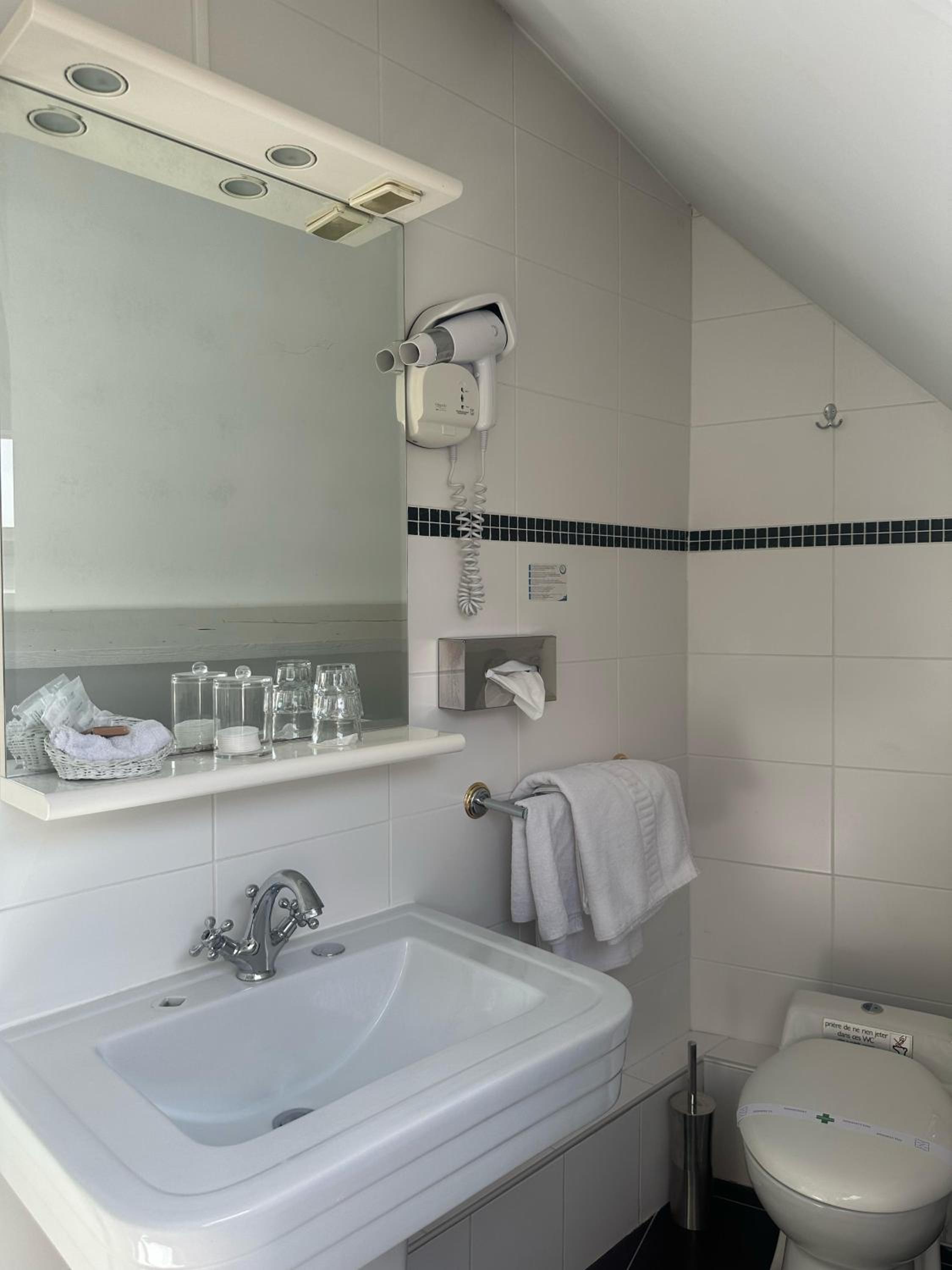Single Room photo 3