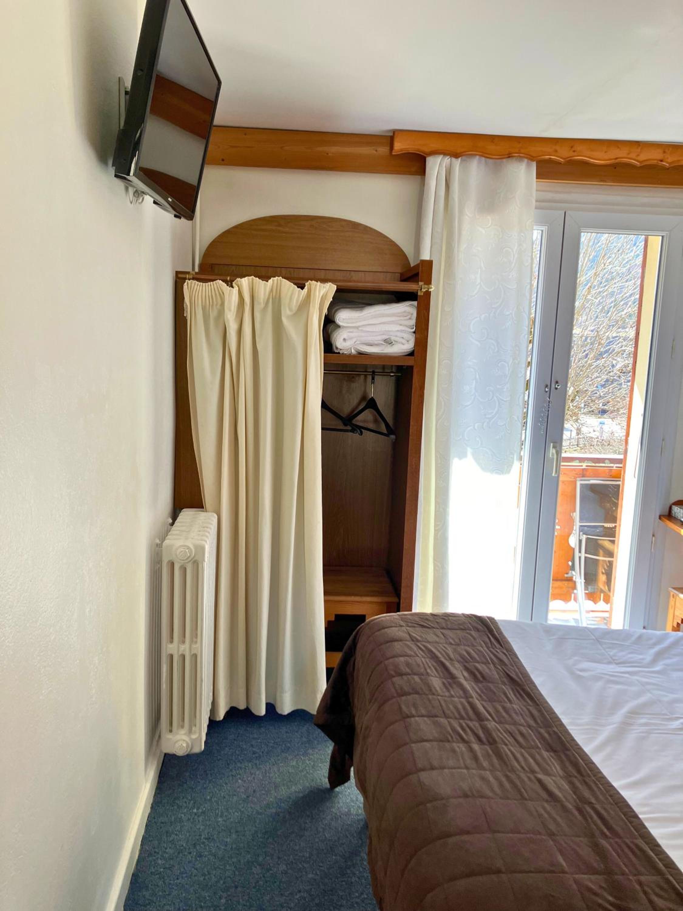 Small Double Room photo 1