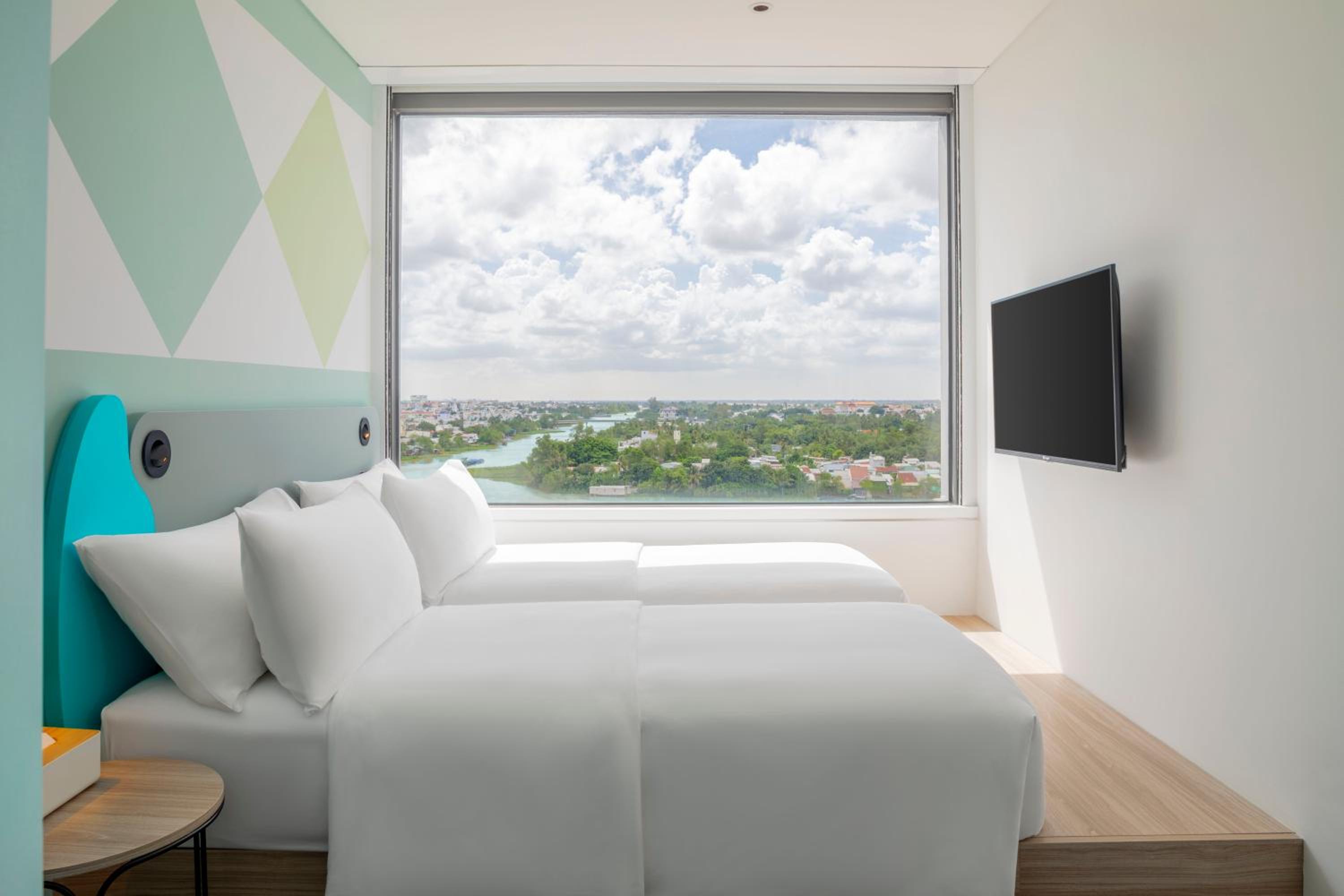 Twin Room - Photo 10