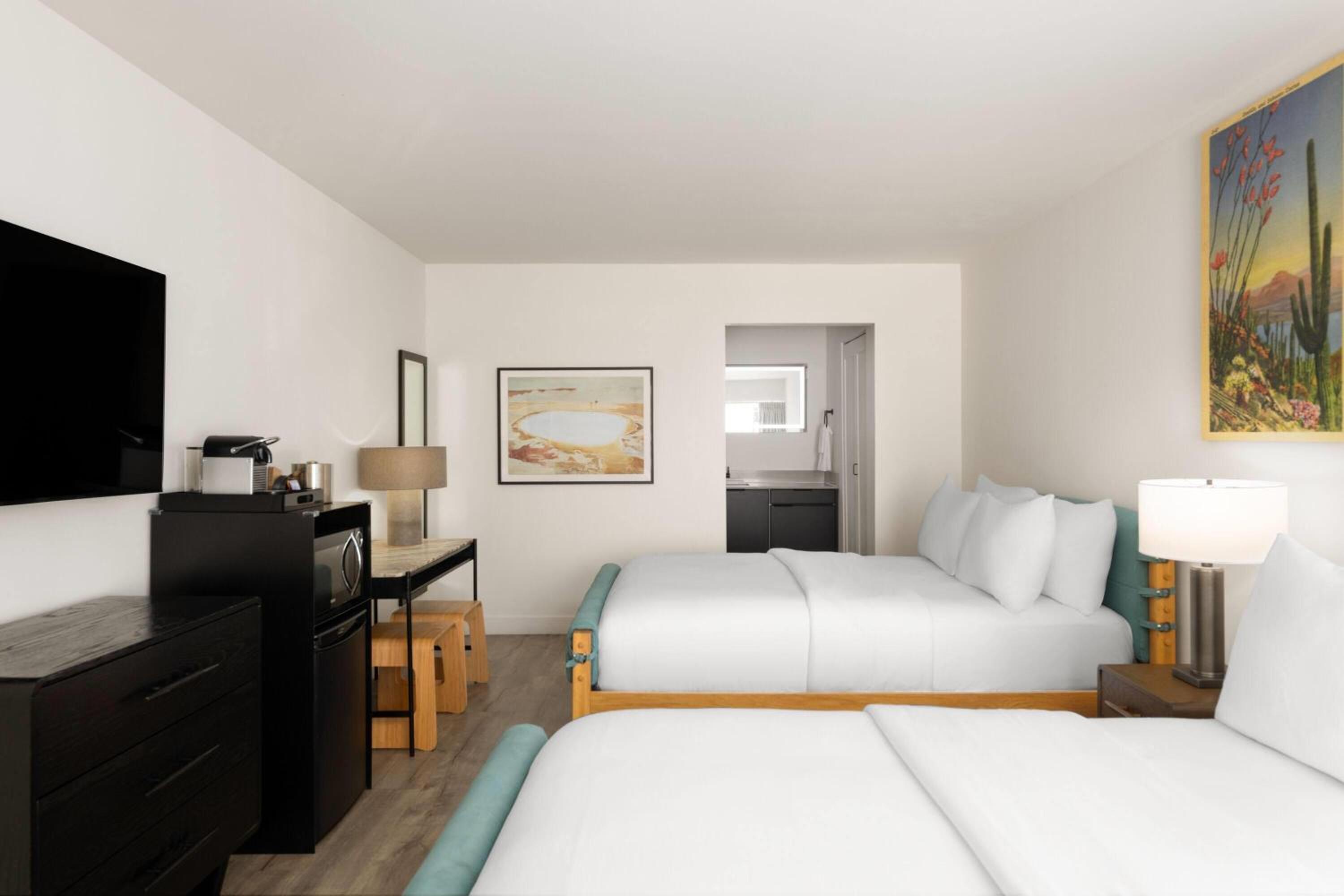 Queen Room with Two Queen Beds - Non-Smoking - Photo 1