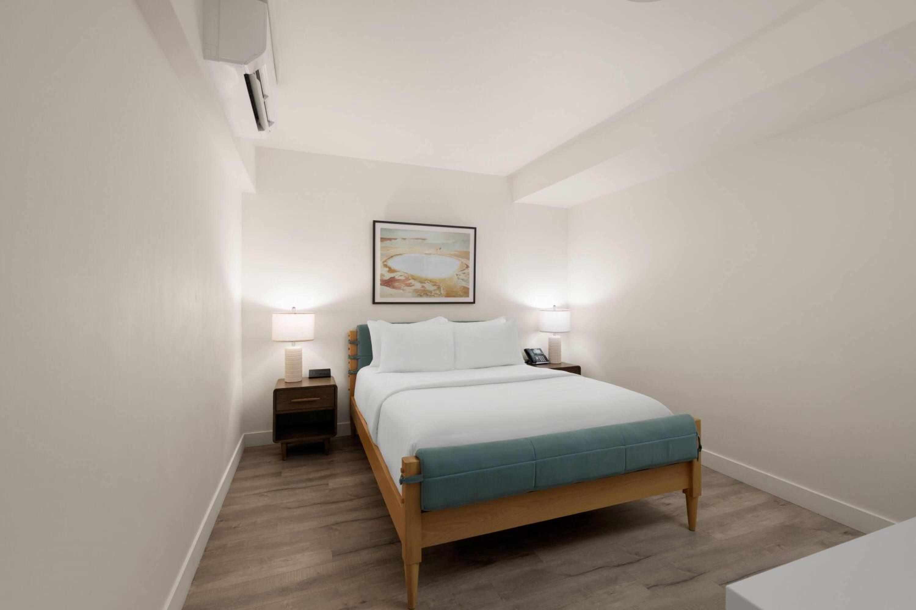 Queen Room with Courtyard View - Non-Smoking - Photo 3