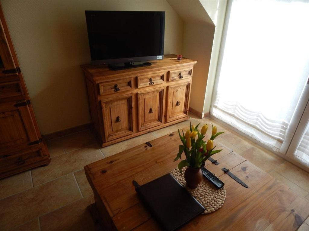One-Bedroom Apartment with Terrace photo 1
