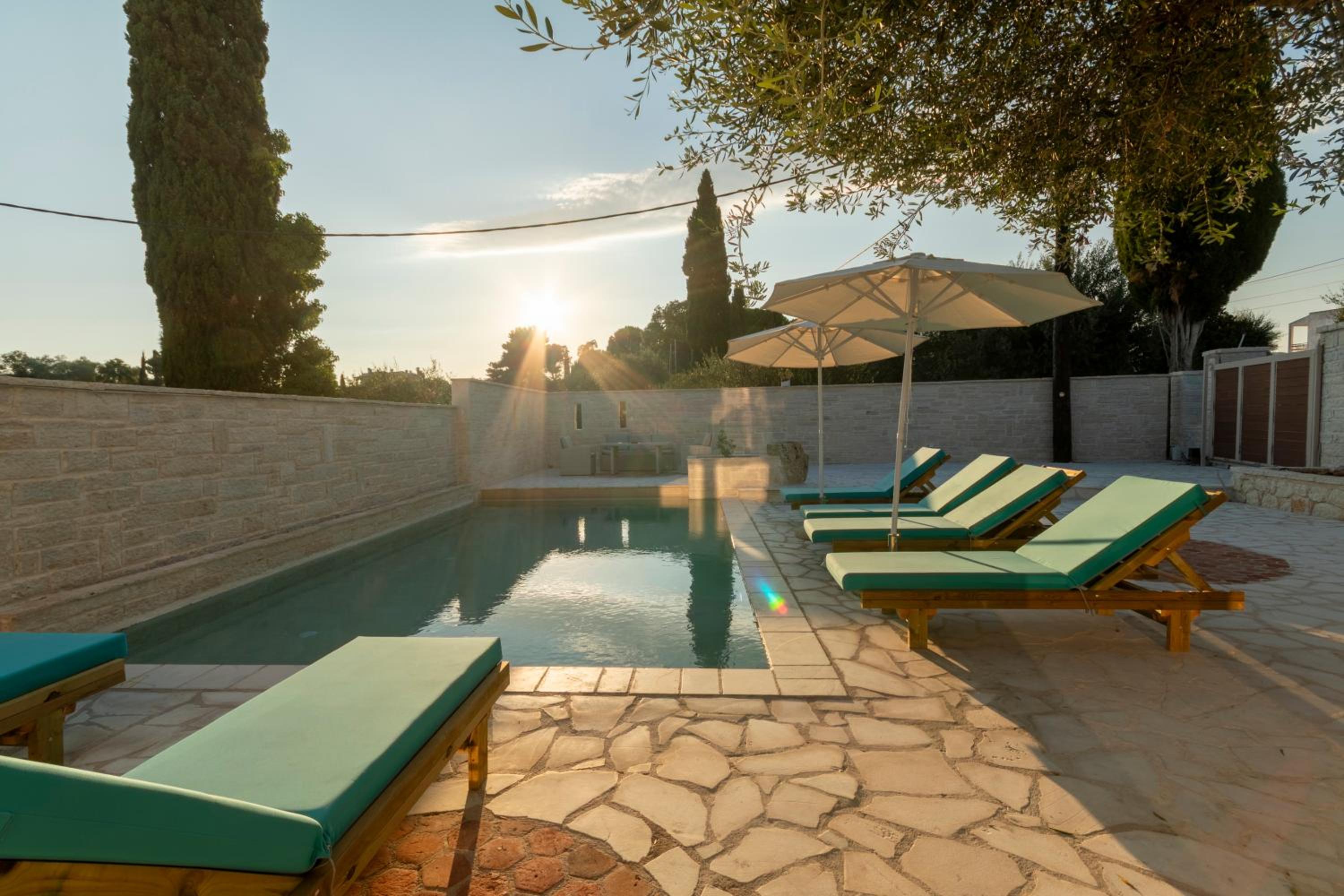 Three-Bedroom Villa photo 2