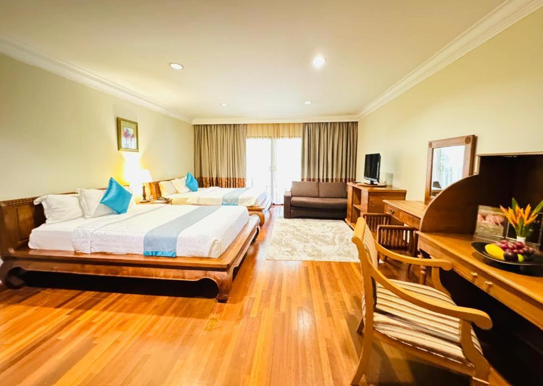 Deluxe Queen Room photo 2