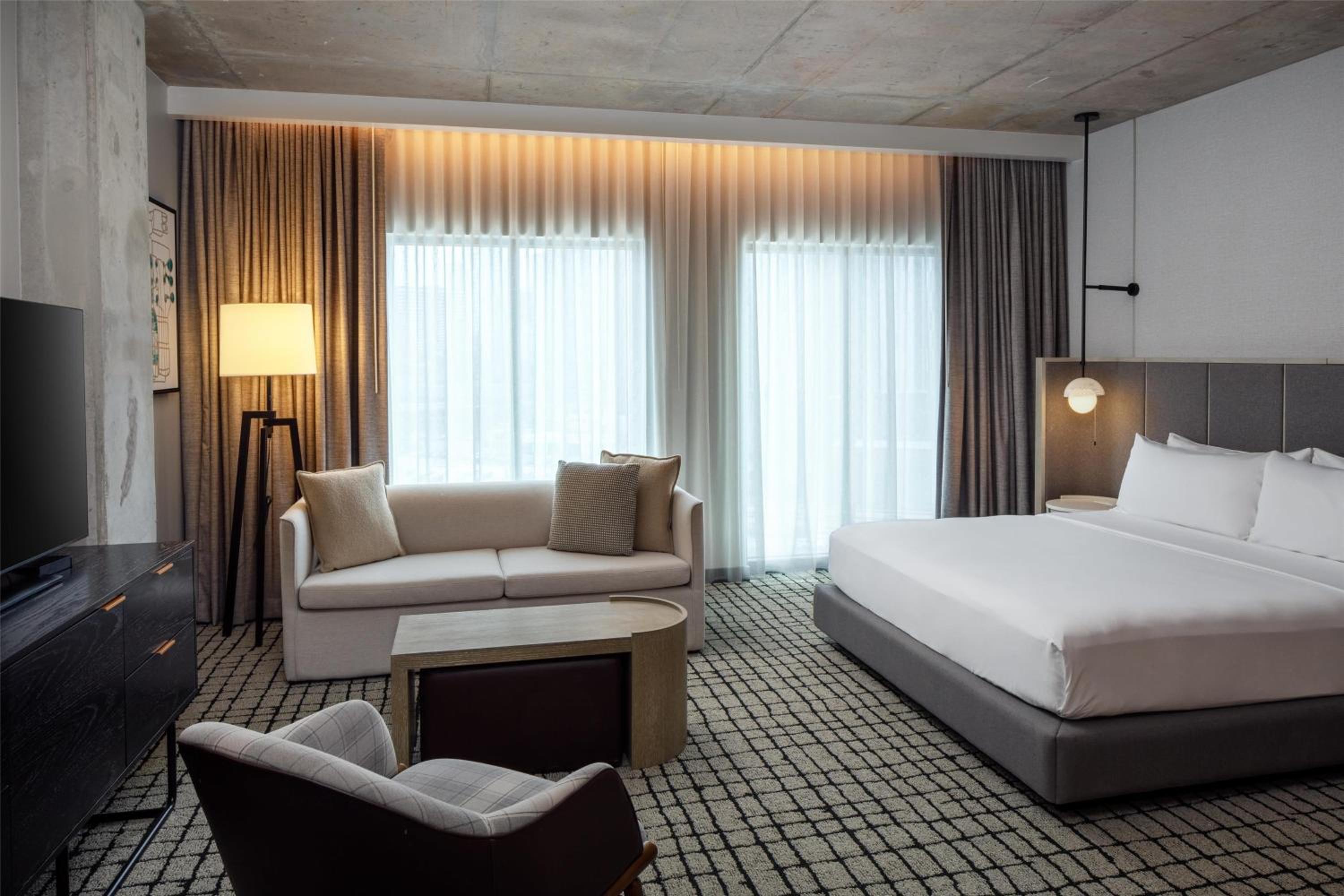 King Studio Suite - Photo 2