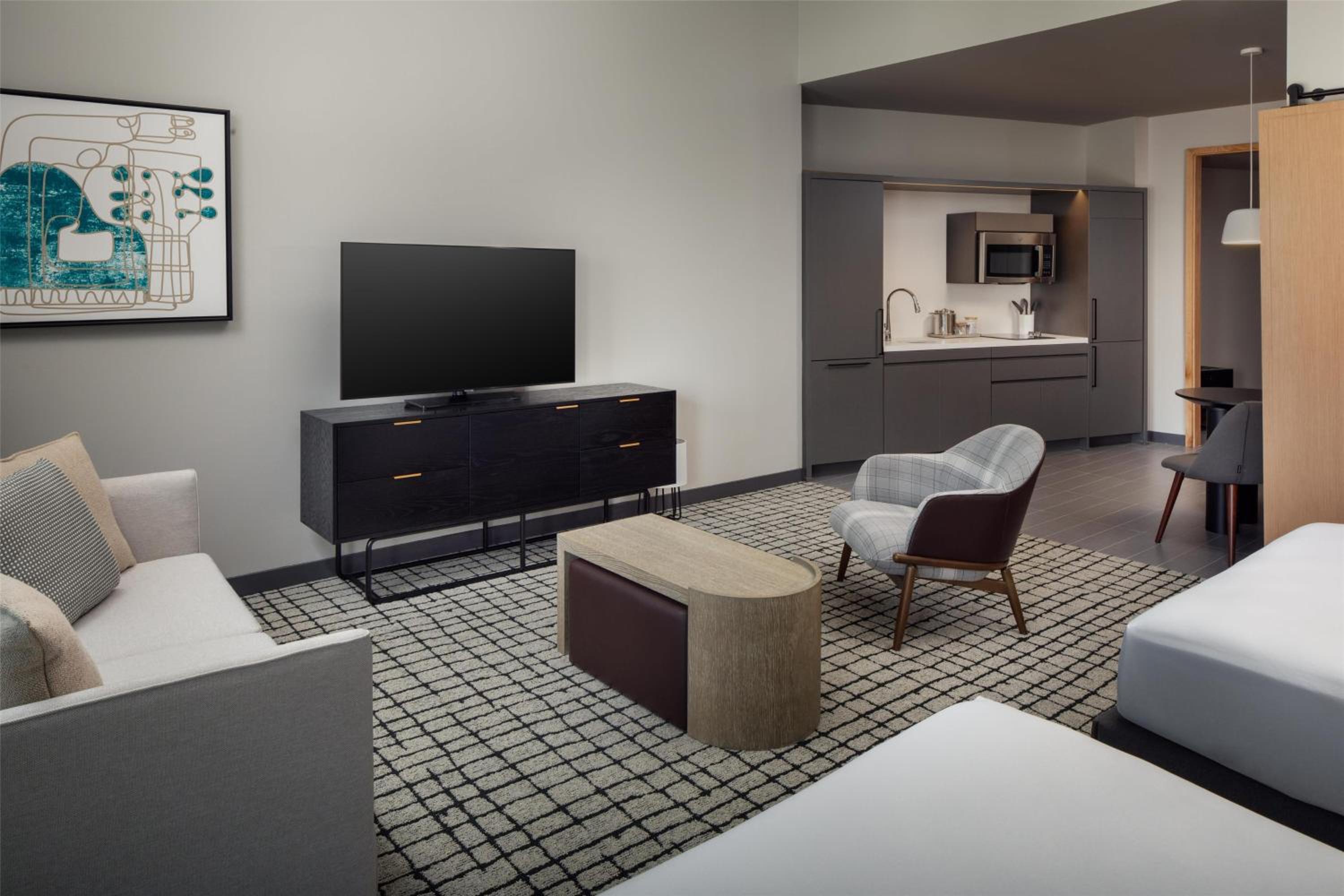 Studio Suite with Two Queen Beds - Photo 3
