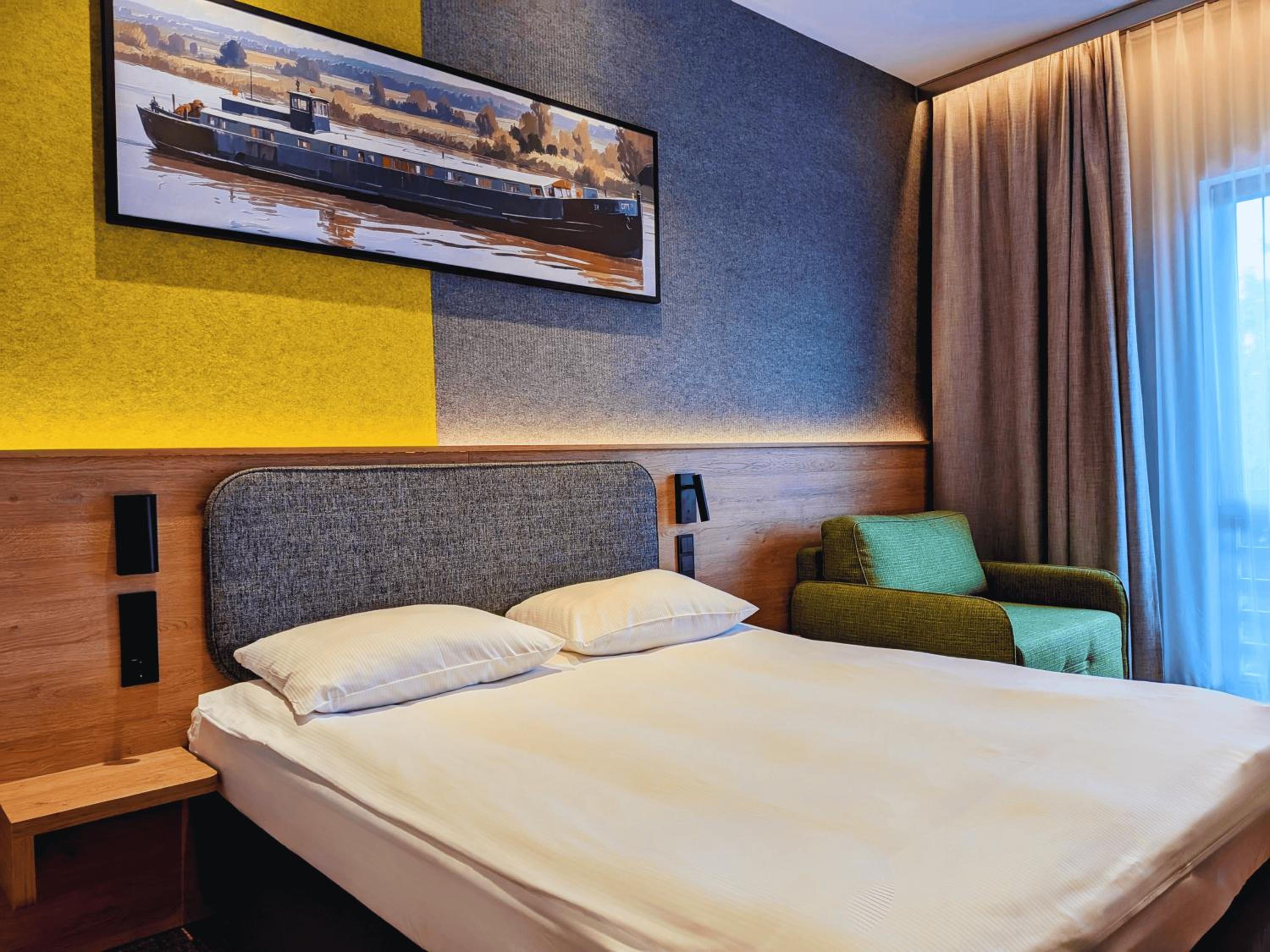 Superior King Room - Photo 2
