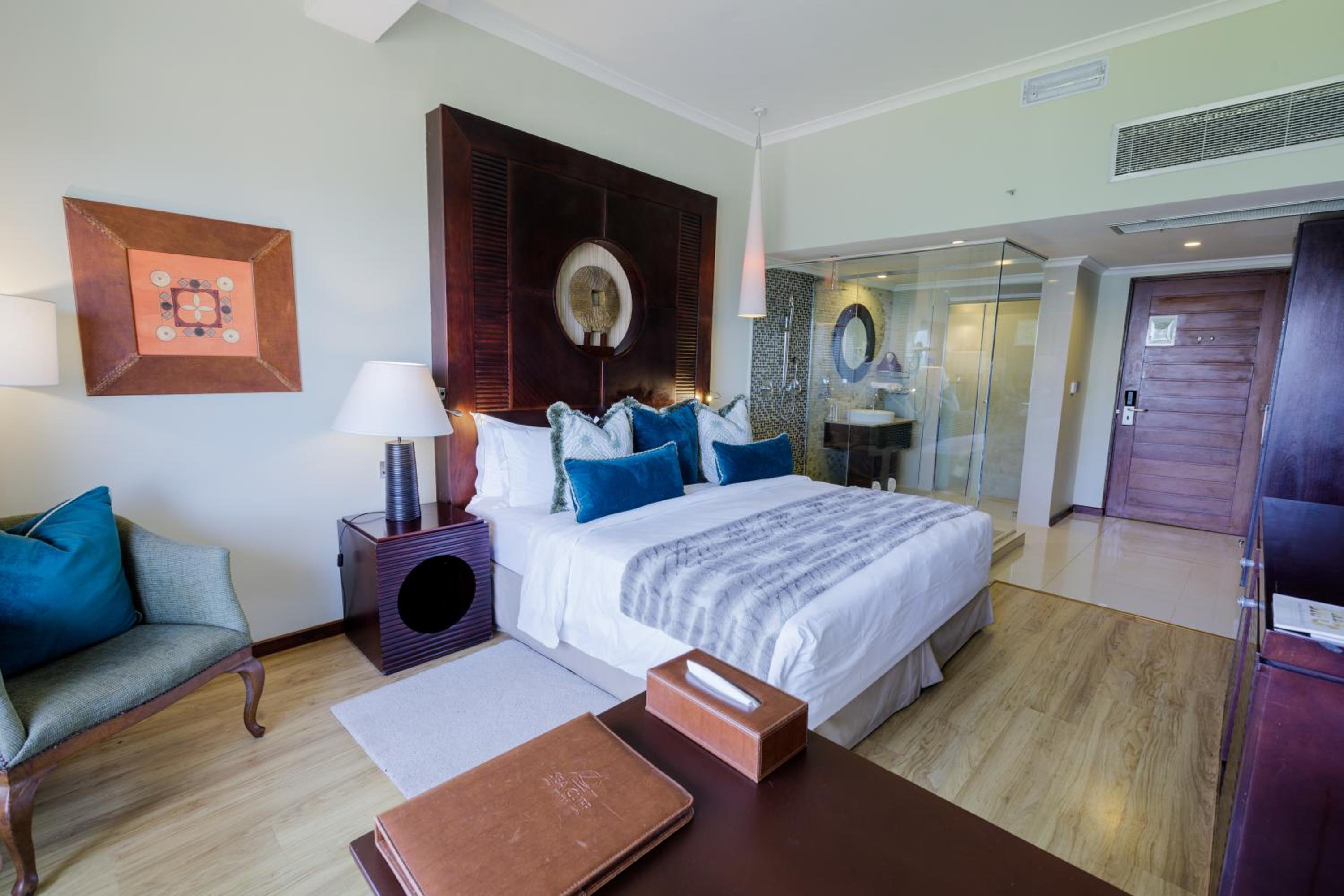 Executive Room - Photo 1