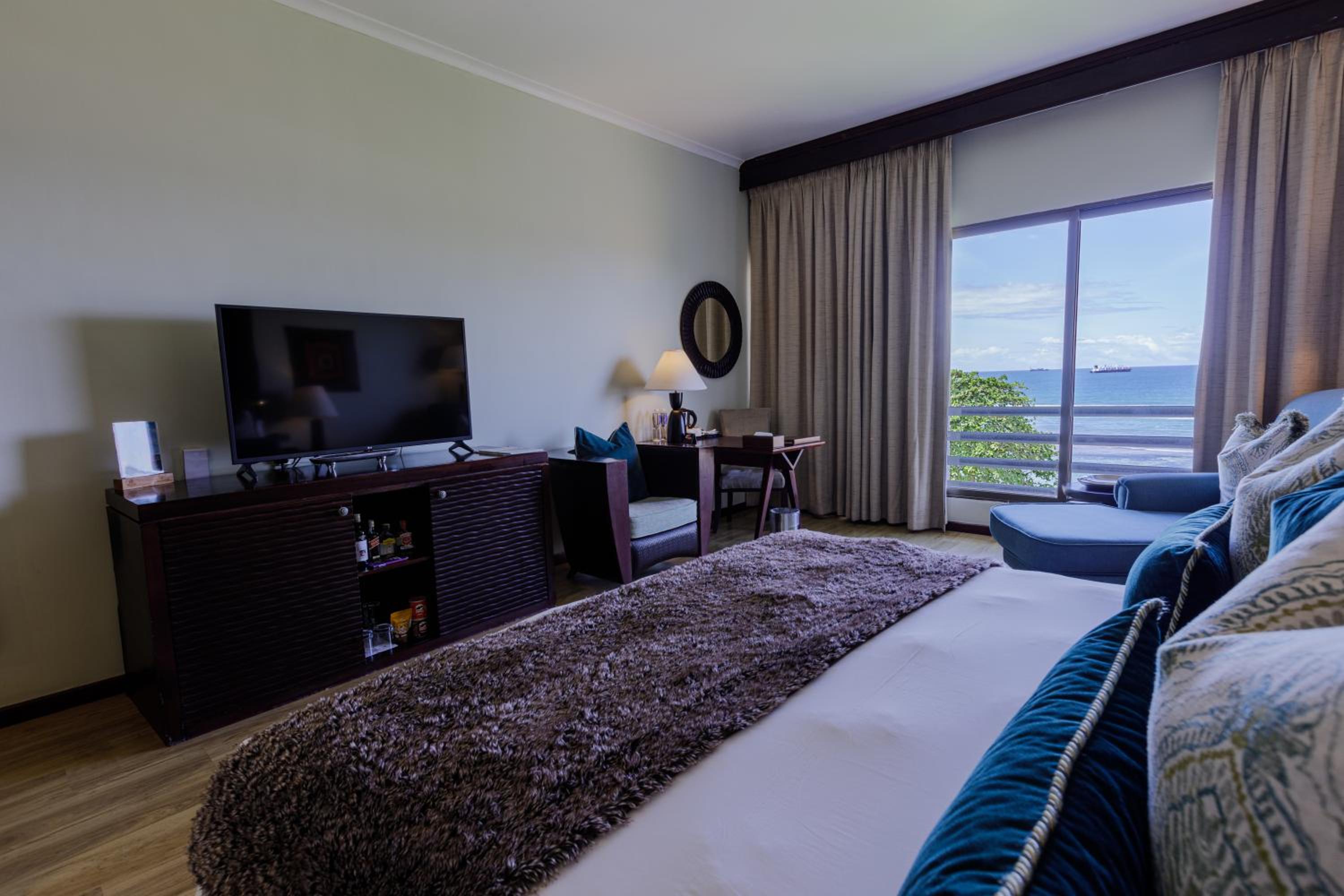 Executive Room - Photo 4