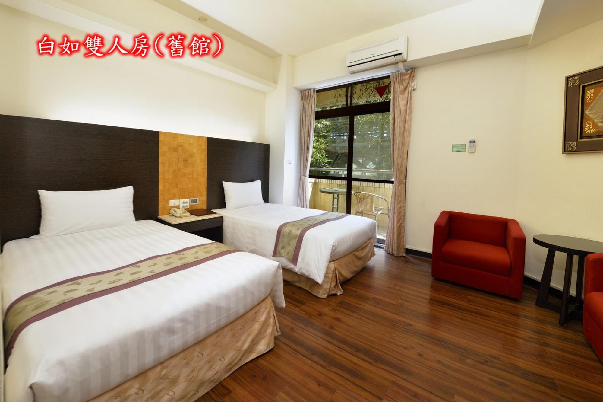 Standard Double or Twin Room photo 3